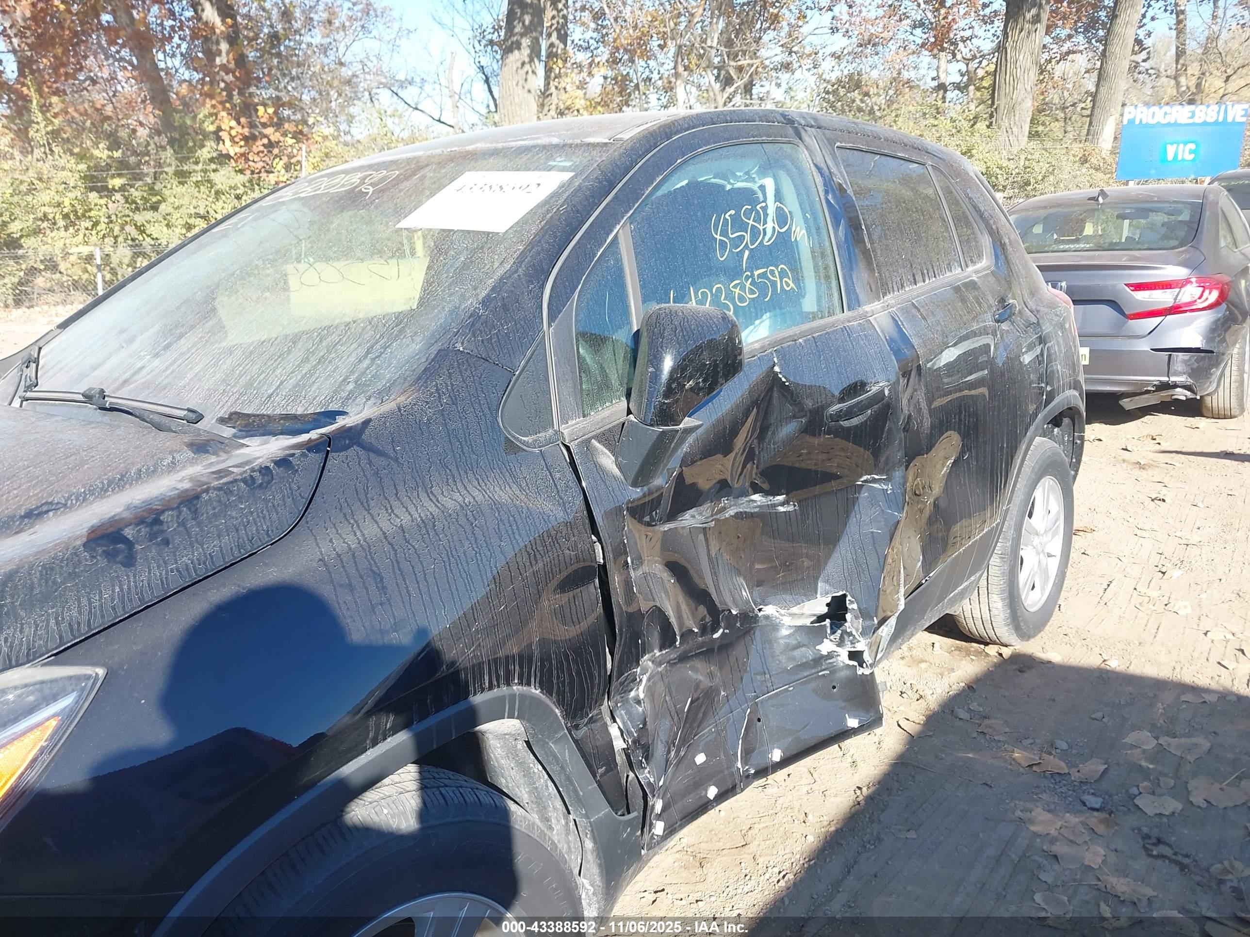 CHEVROLET TRAX image 6