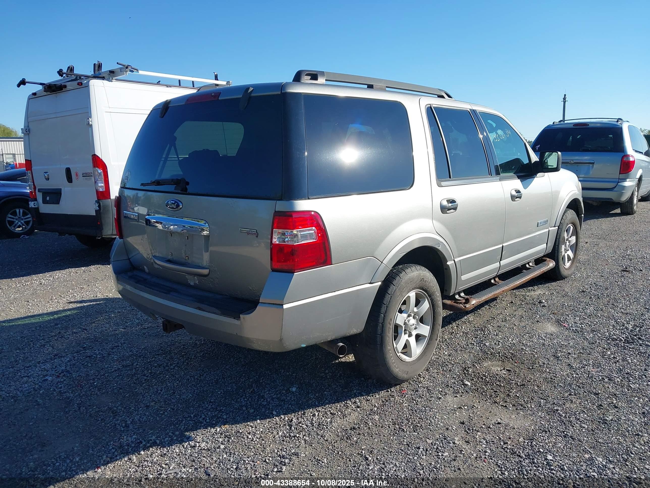 FORD EXPEDITION image 4