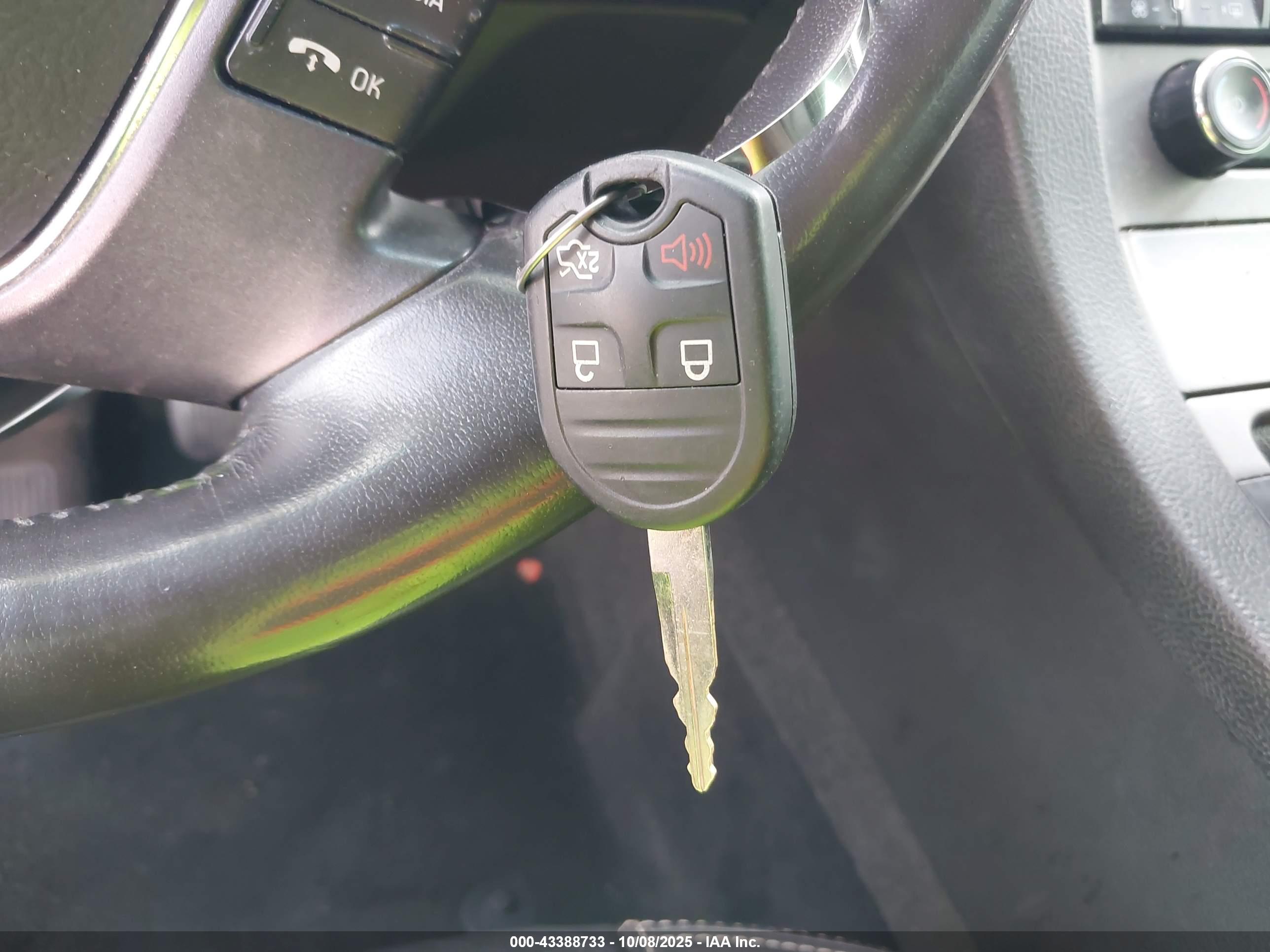 FORD TAURUS image 11