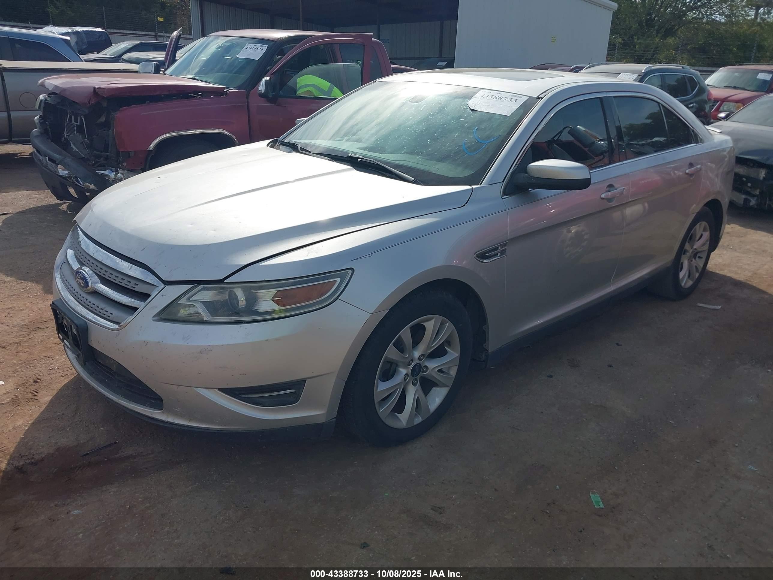 FORD TAURUS image 2