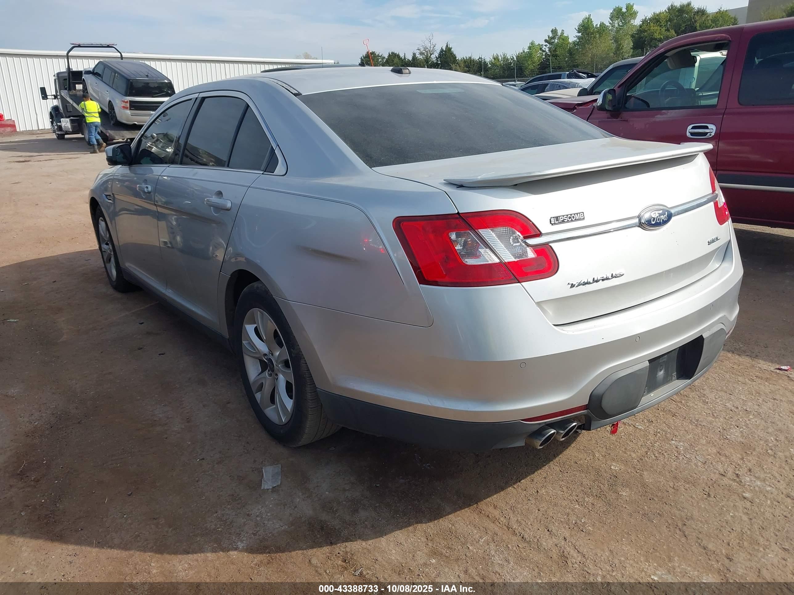 FORD TAURUS image 3