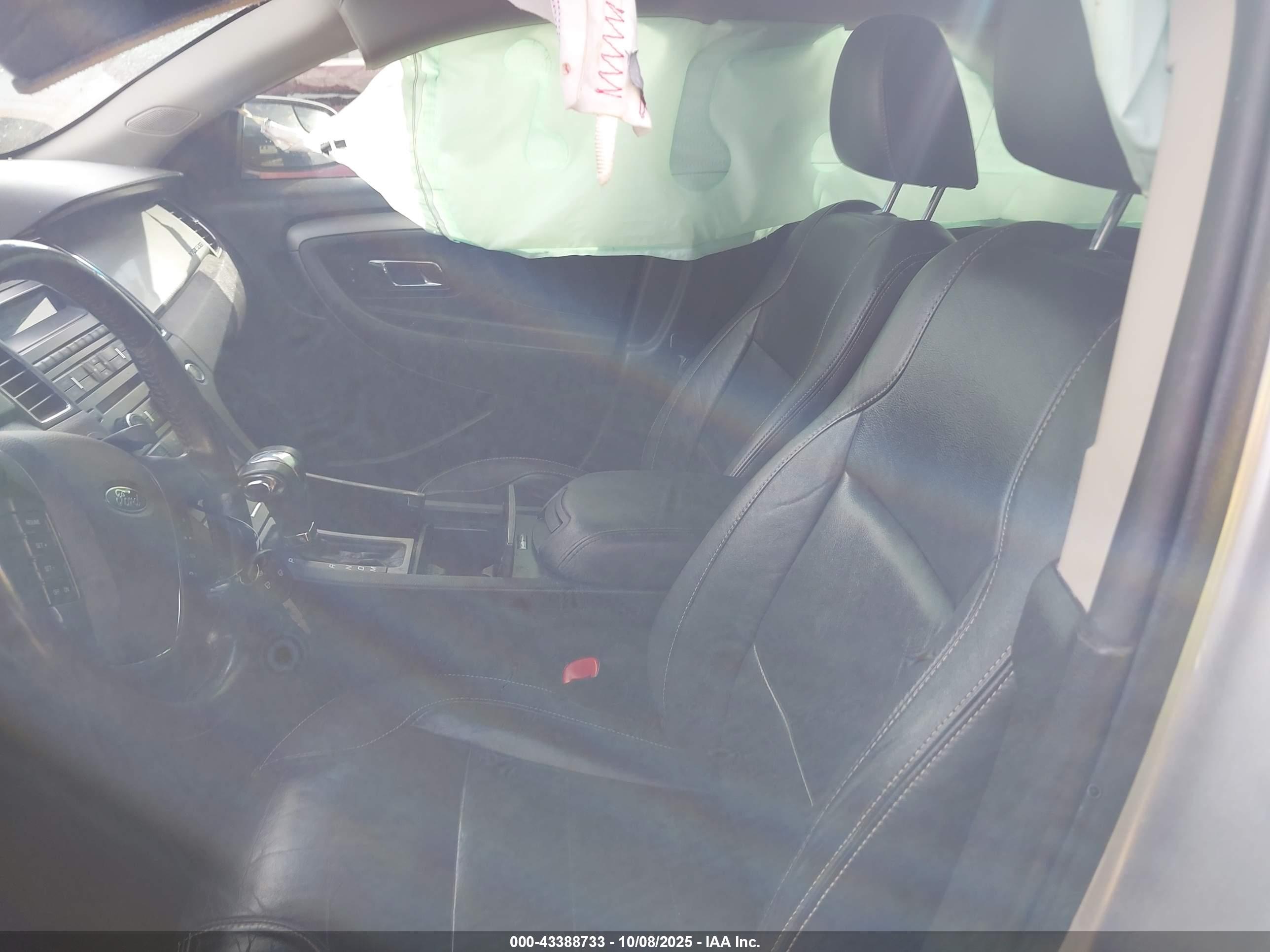 FORD TAURUS image 5