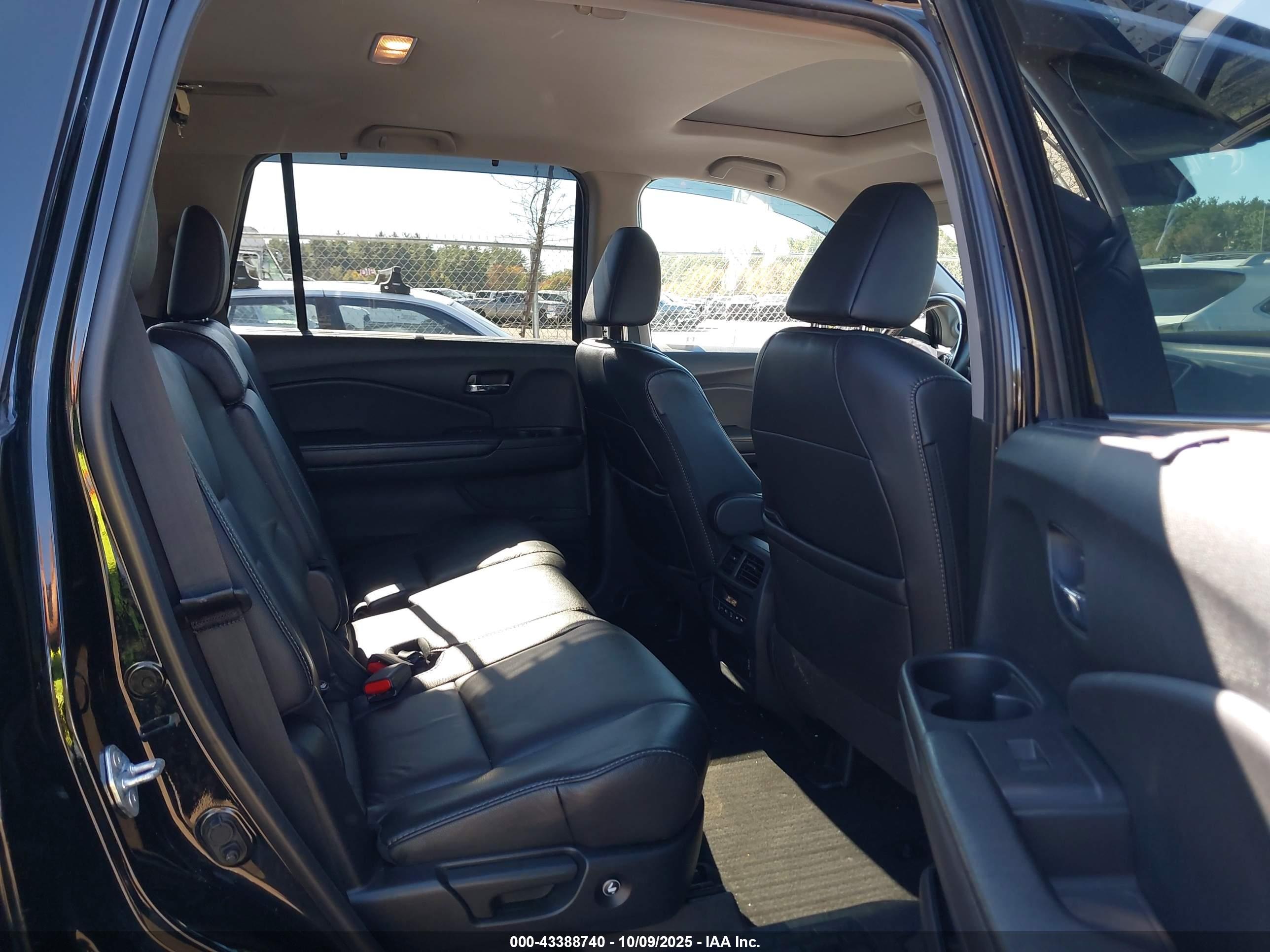 HONDA PILOT image 8