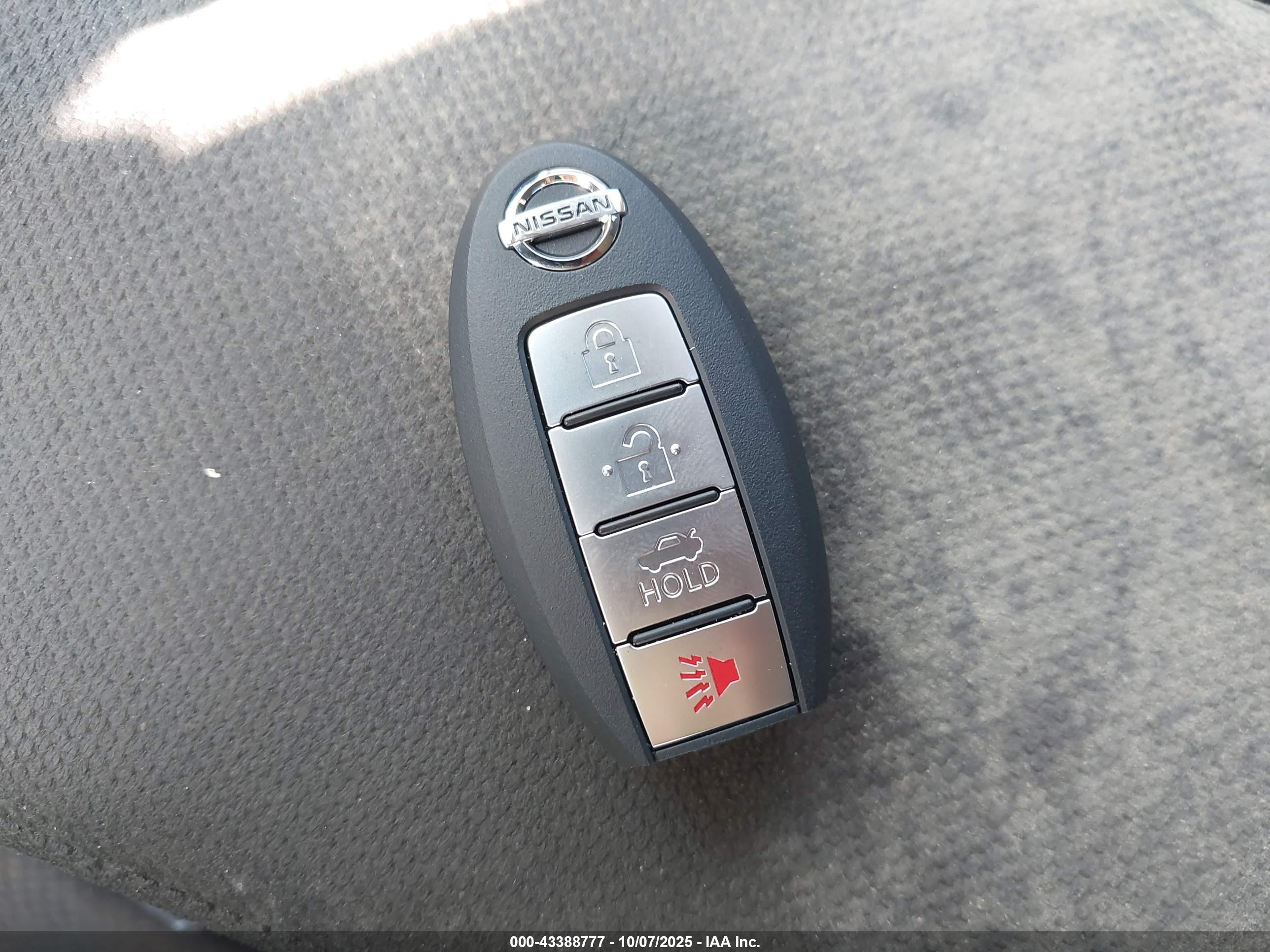 NISSAN ROGUE image 11