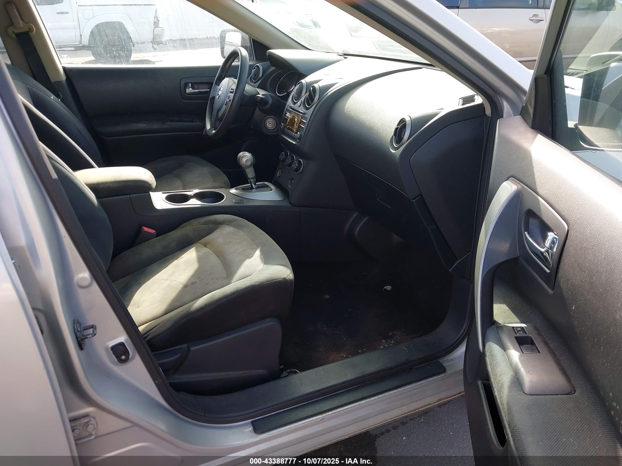 NISSAN ROGUE image 5
