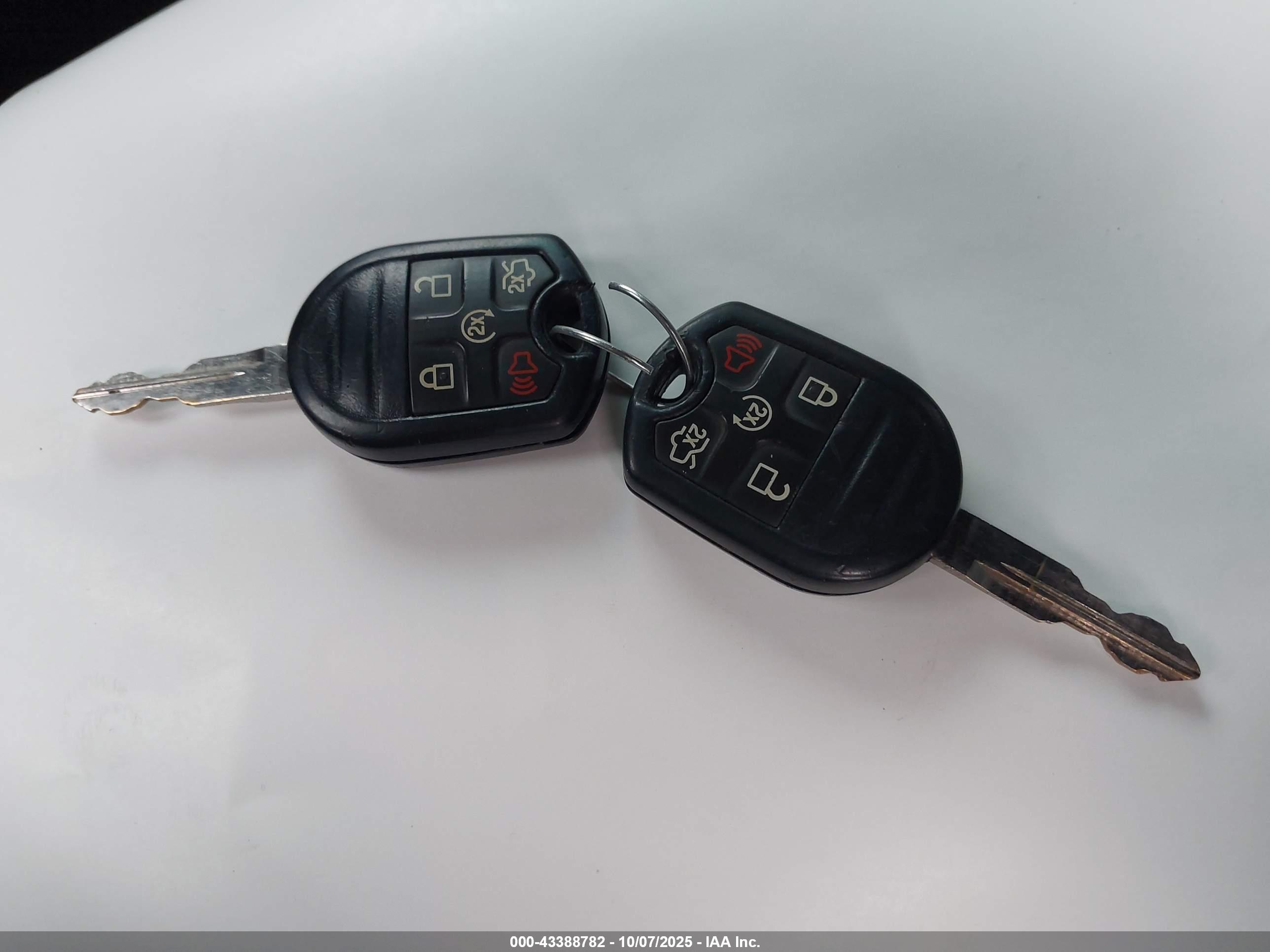 FORD EXPLORER image 11