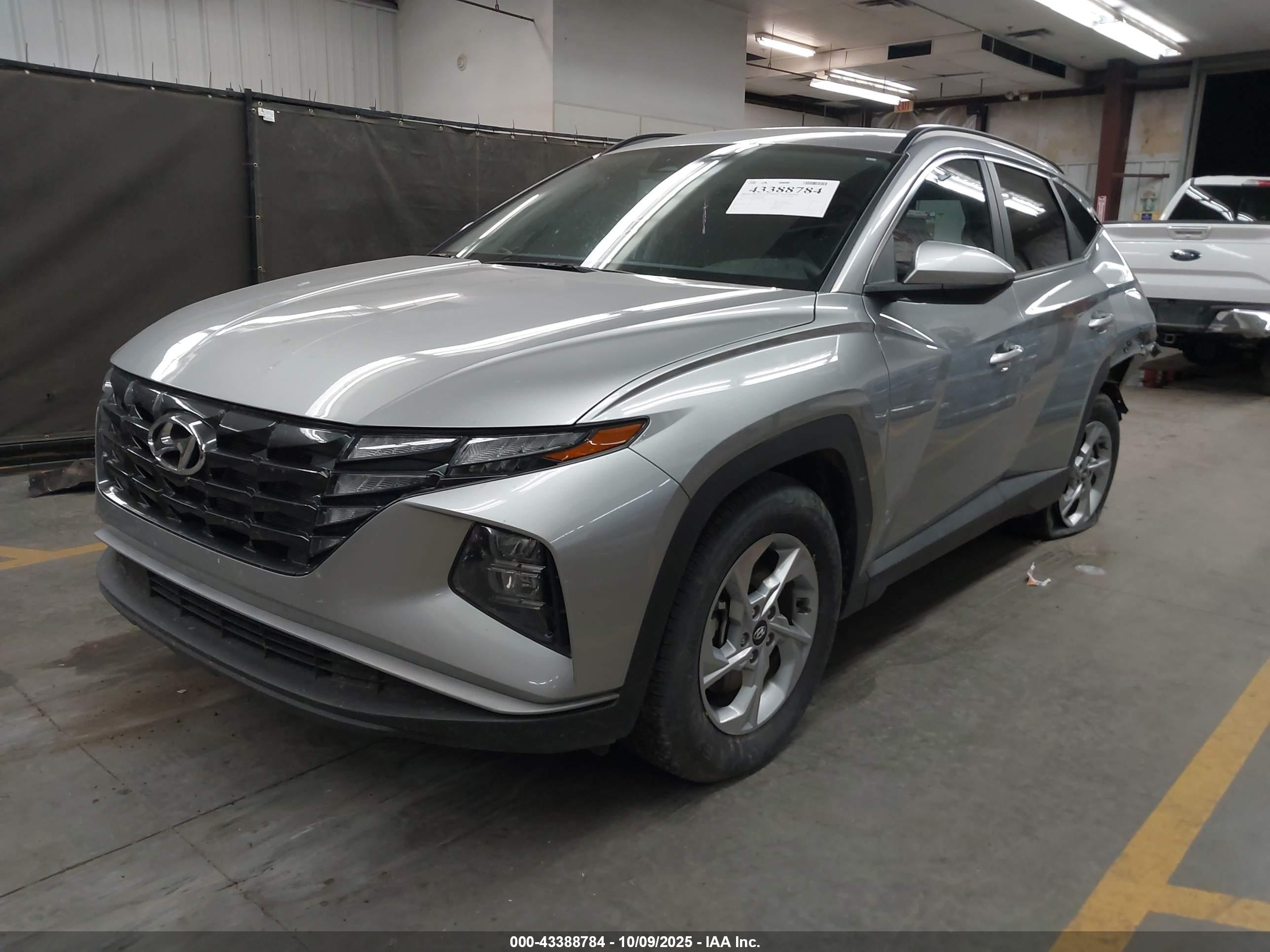 HYUNDAI TUCSON image 2