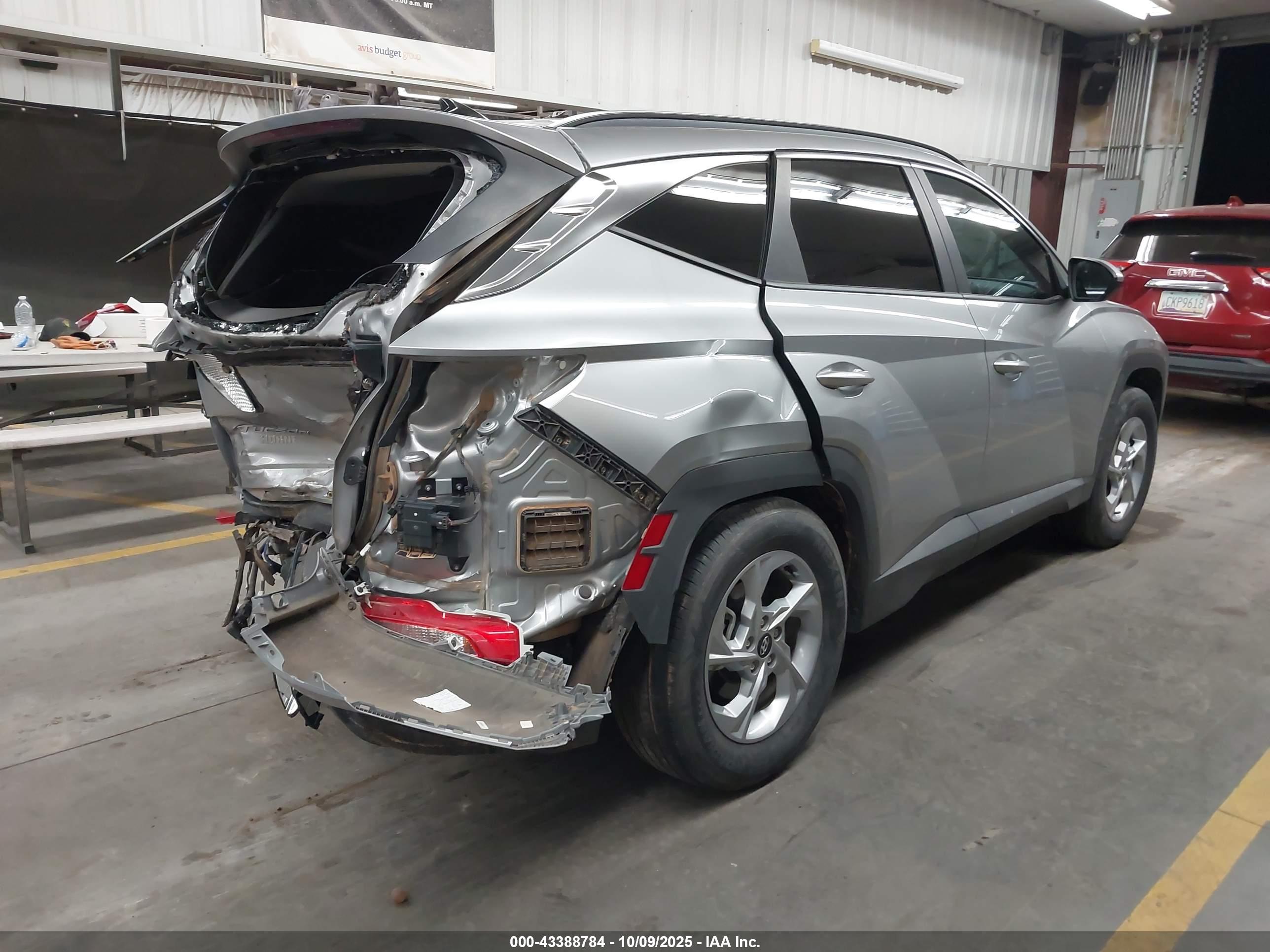 HYUNDAI TUCSON image 4