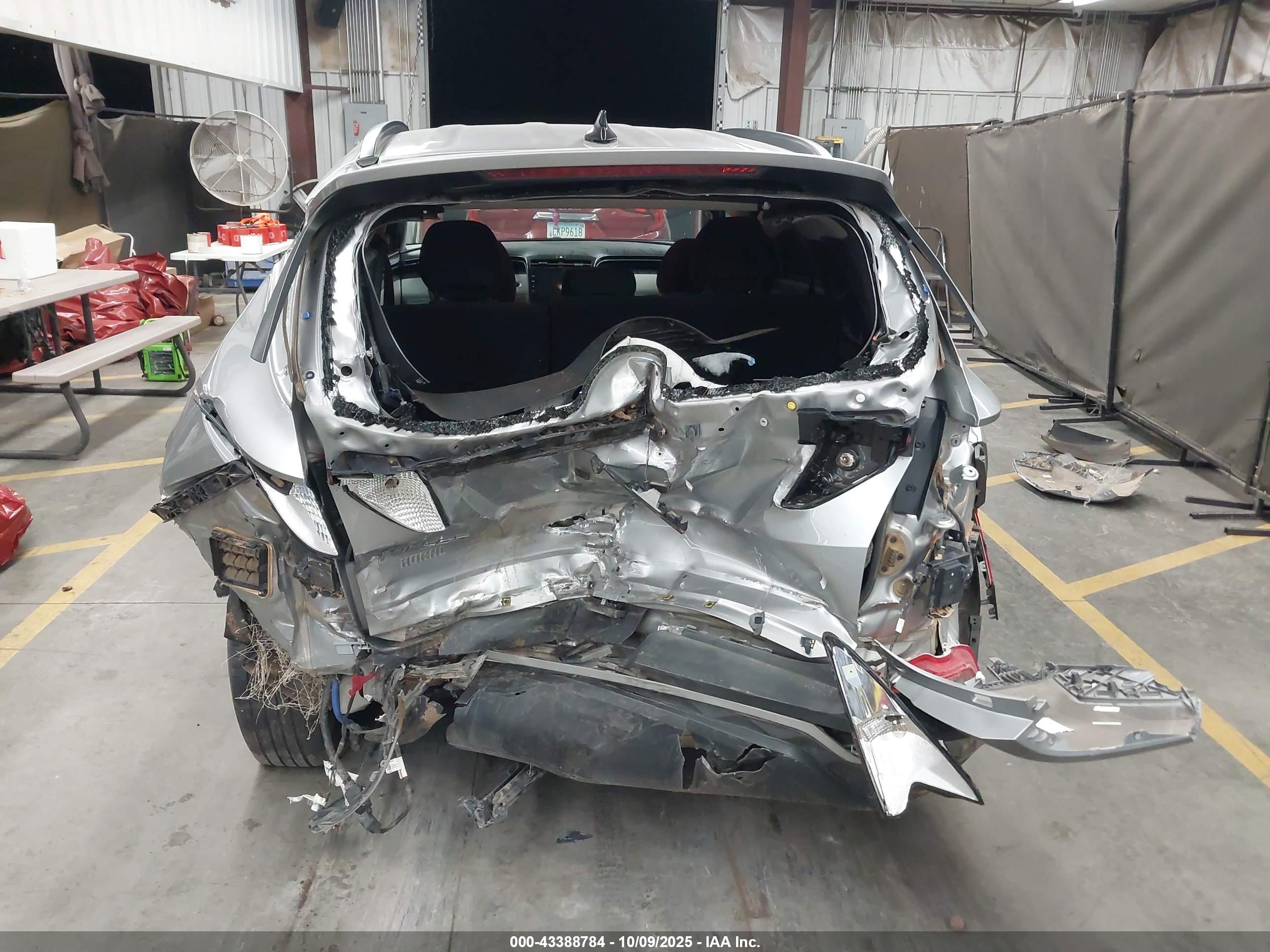 HYUNDAI TUCSON image 6