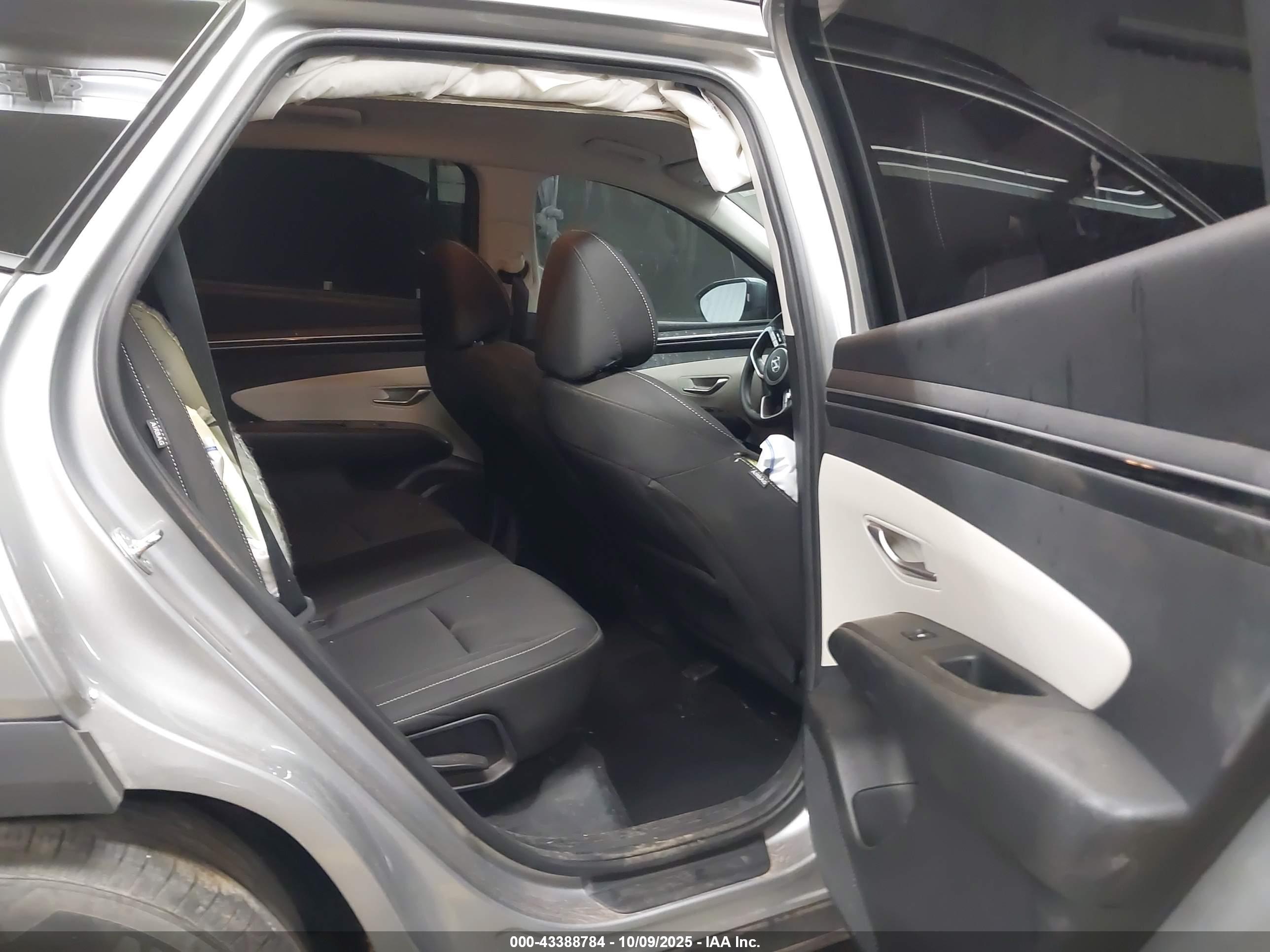 HYUNDAI TUCSON image 8