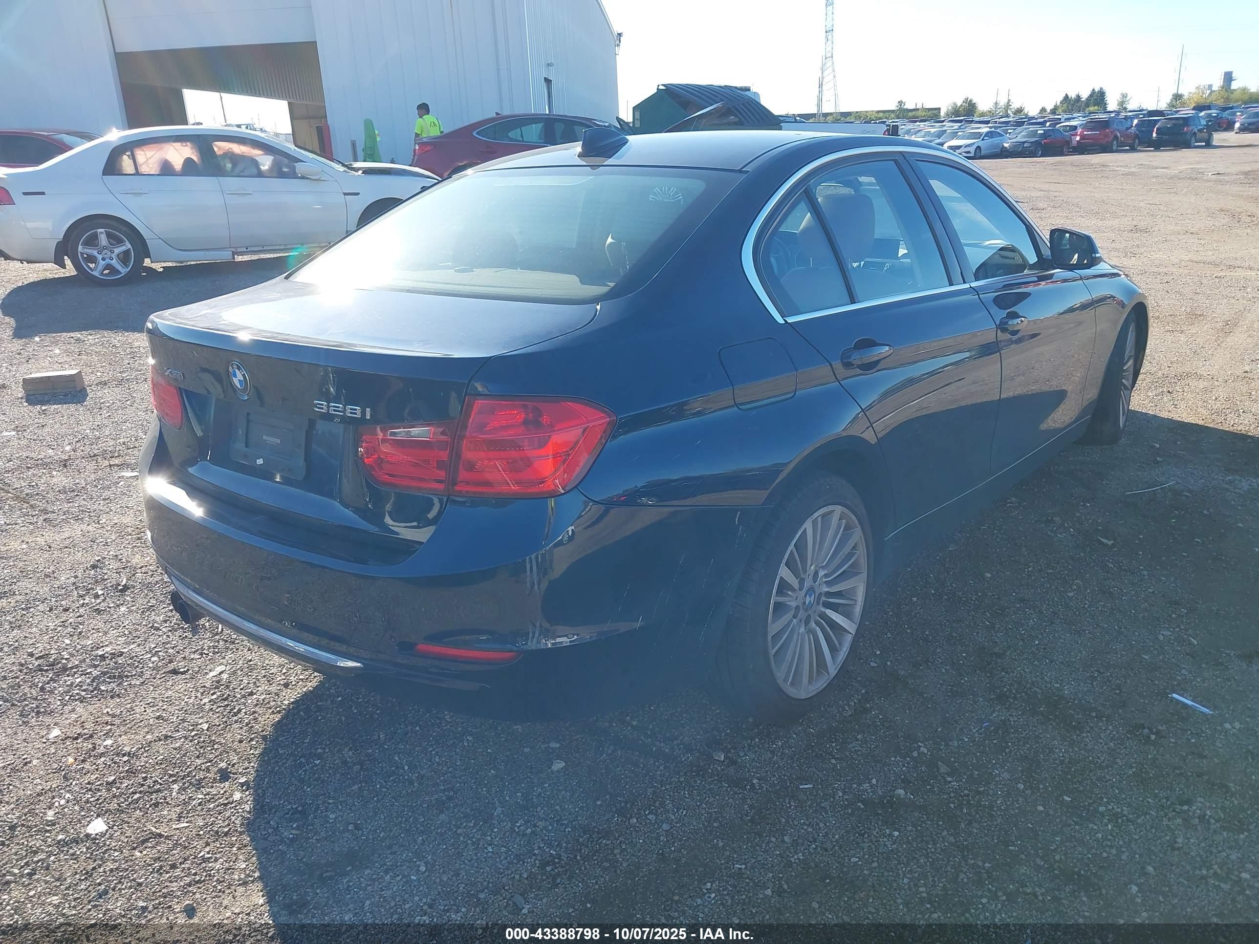 BMW 328I image 4