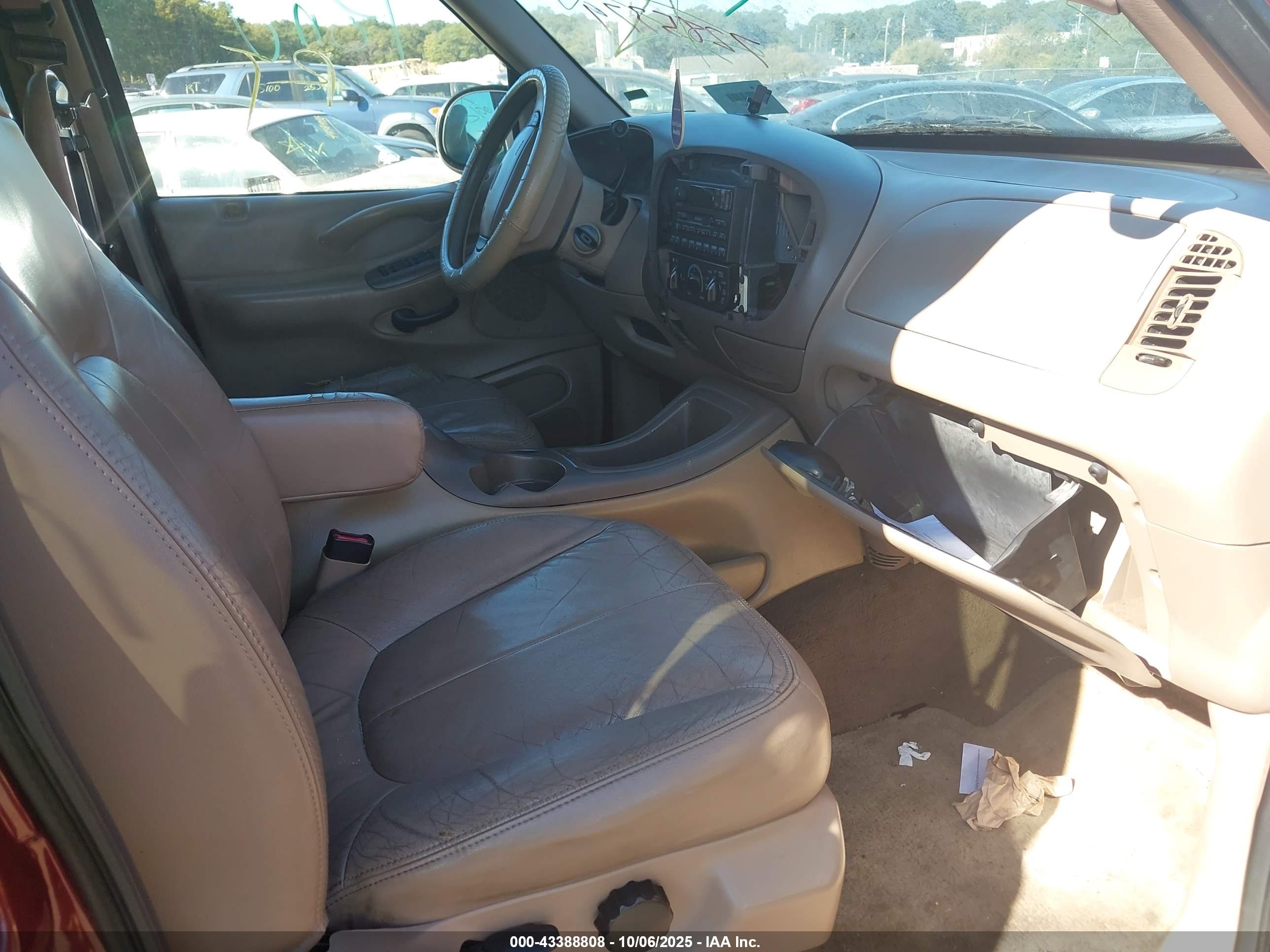FORD EXPEDITION image 5