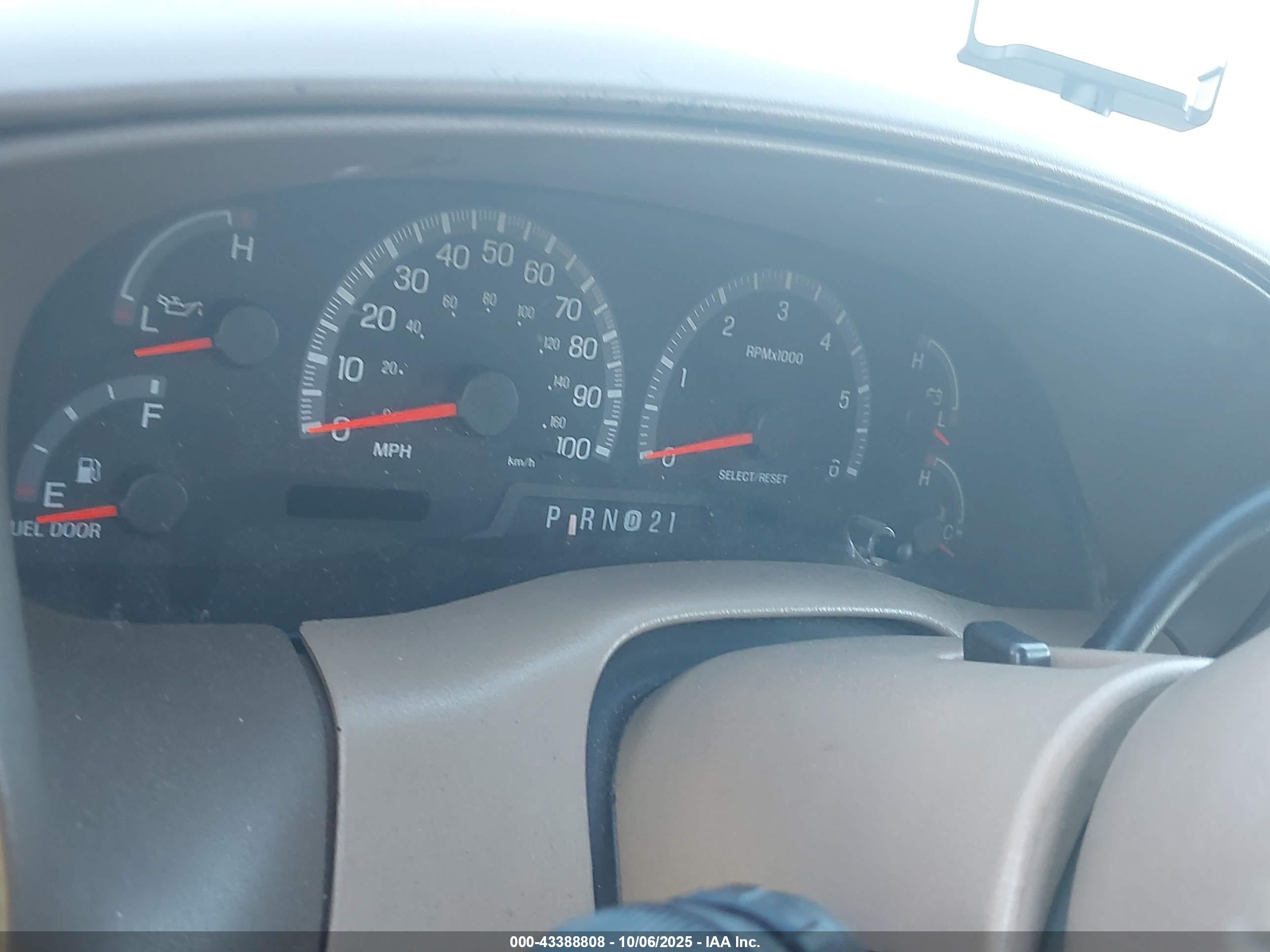 FORD EXPEDITION image 7
