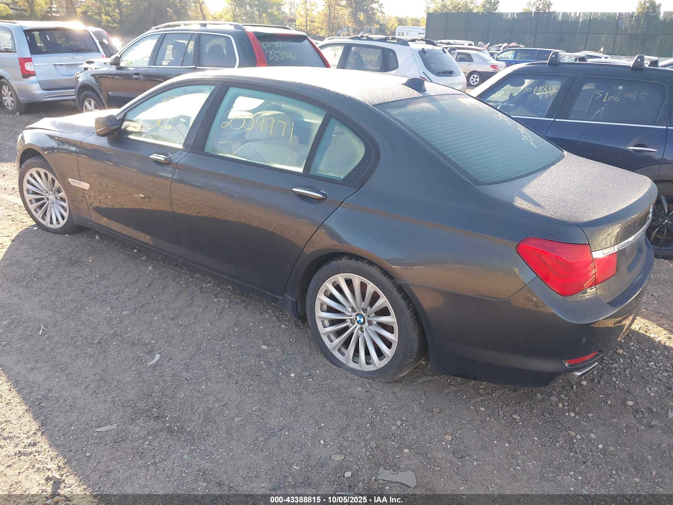 BMW 750LI image 3