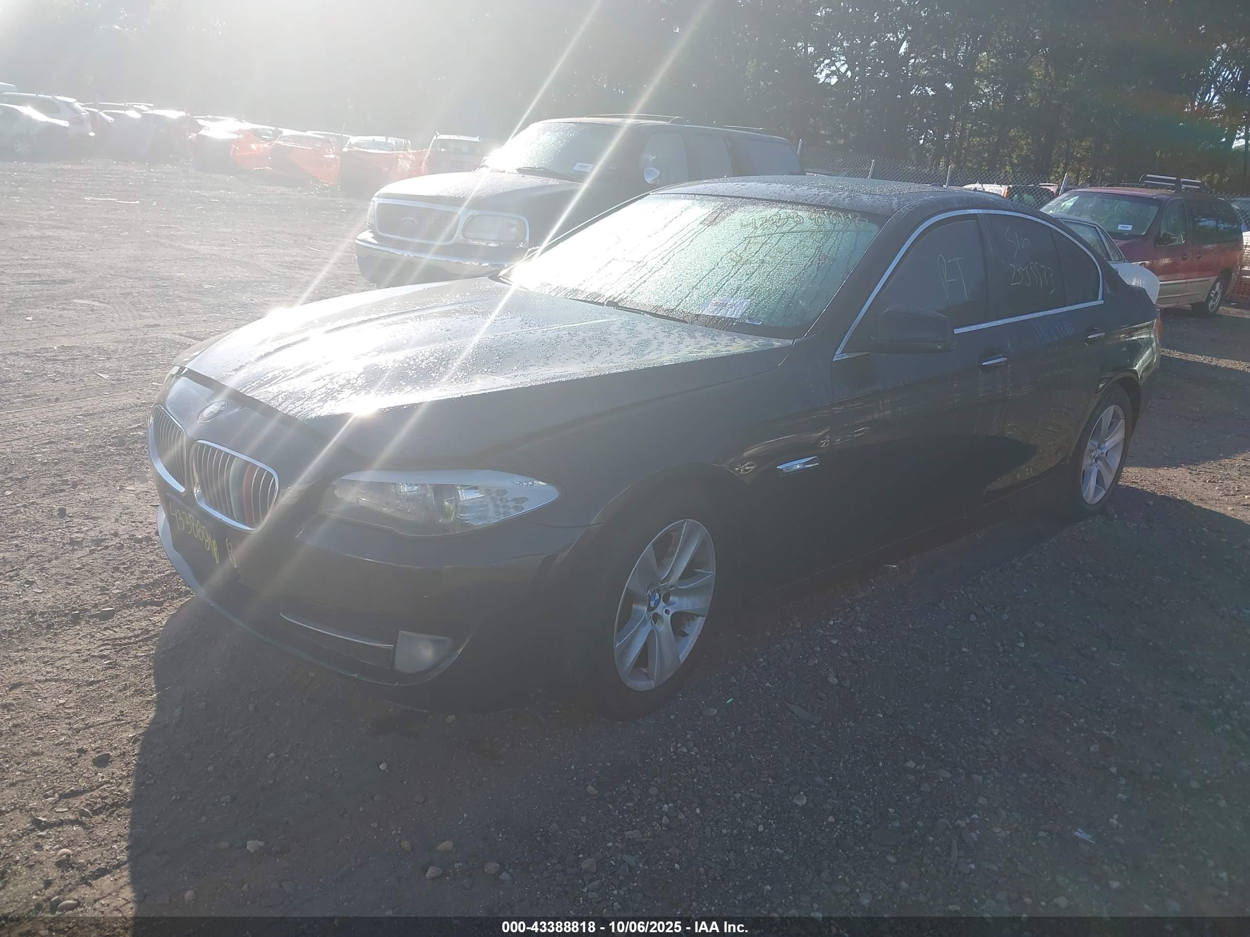 BMW 528I image 2