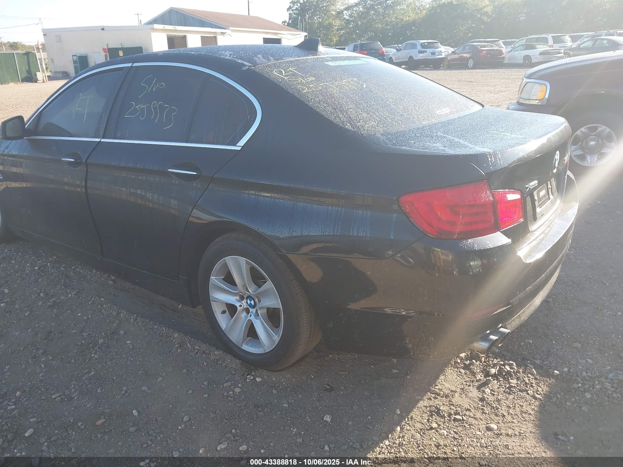 BMW 528I image 3