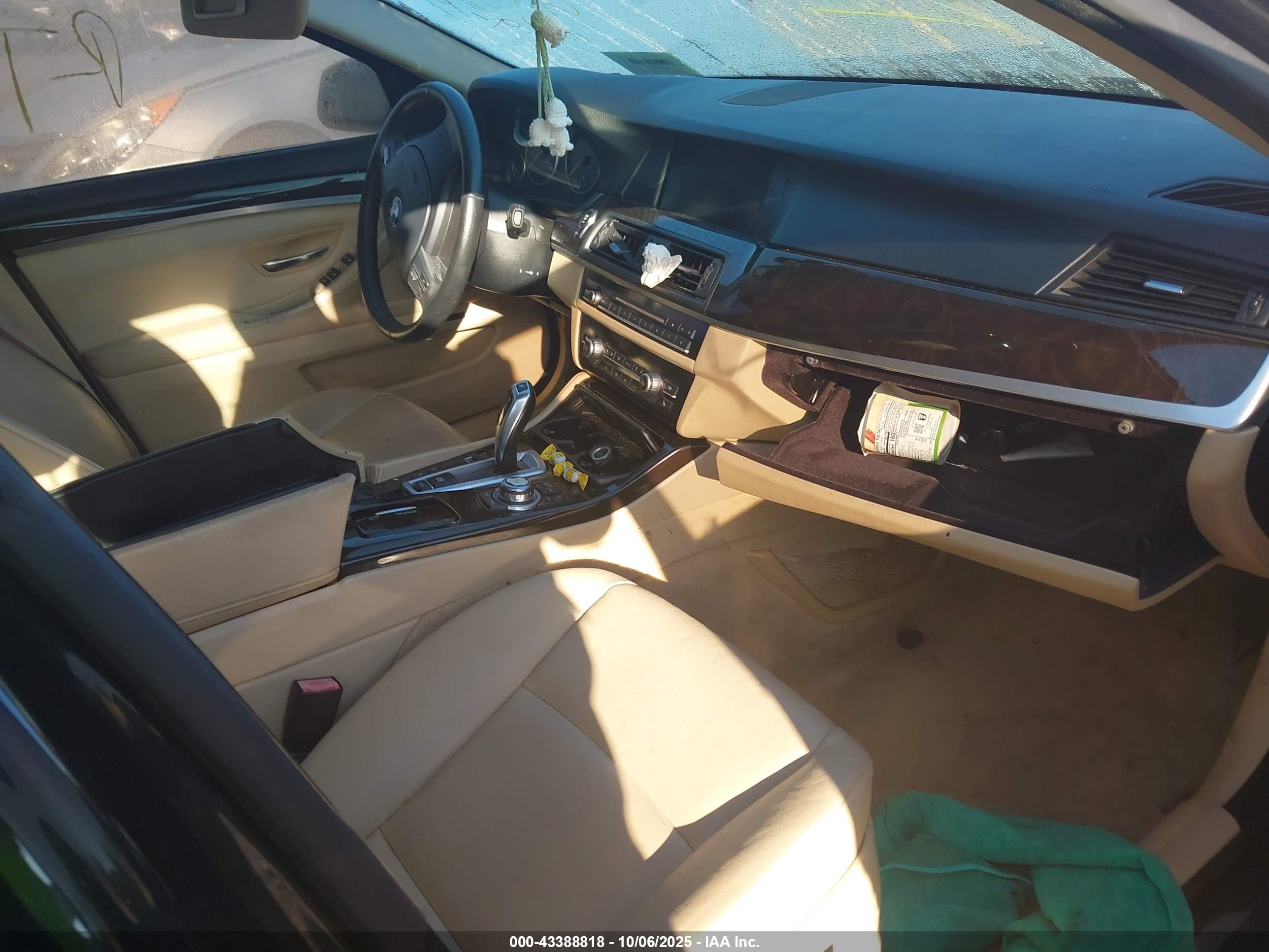 BMW 528I image 5