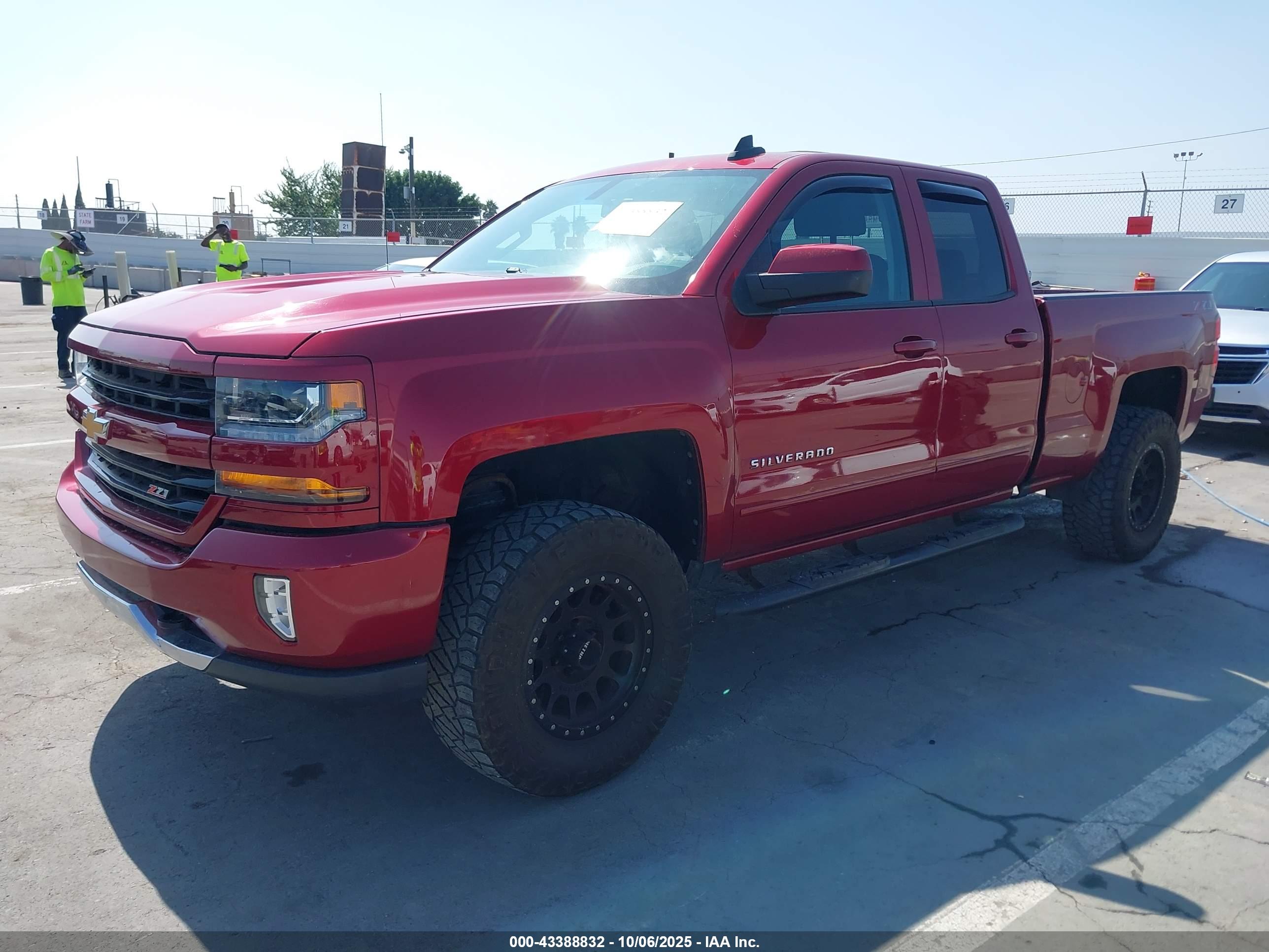 CHEVROLET SILVERADO image 2