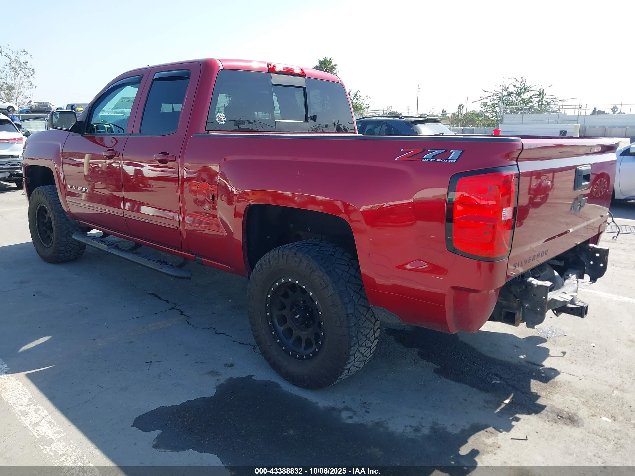 CHEVROLET SILVERADO image 3