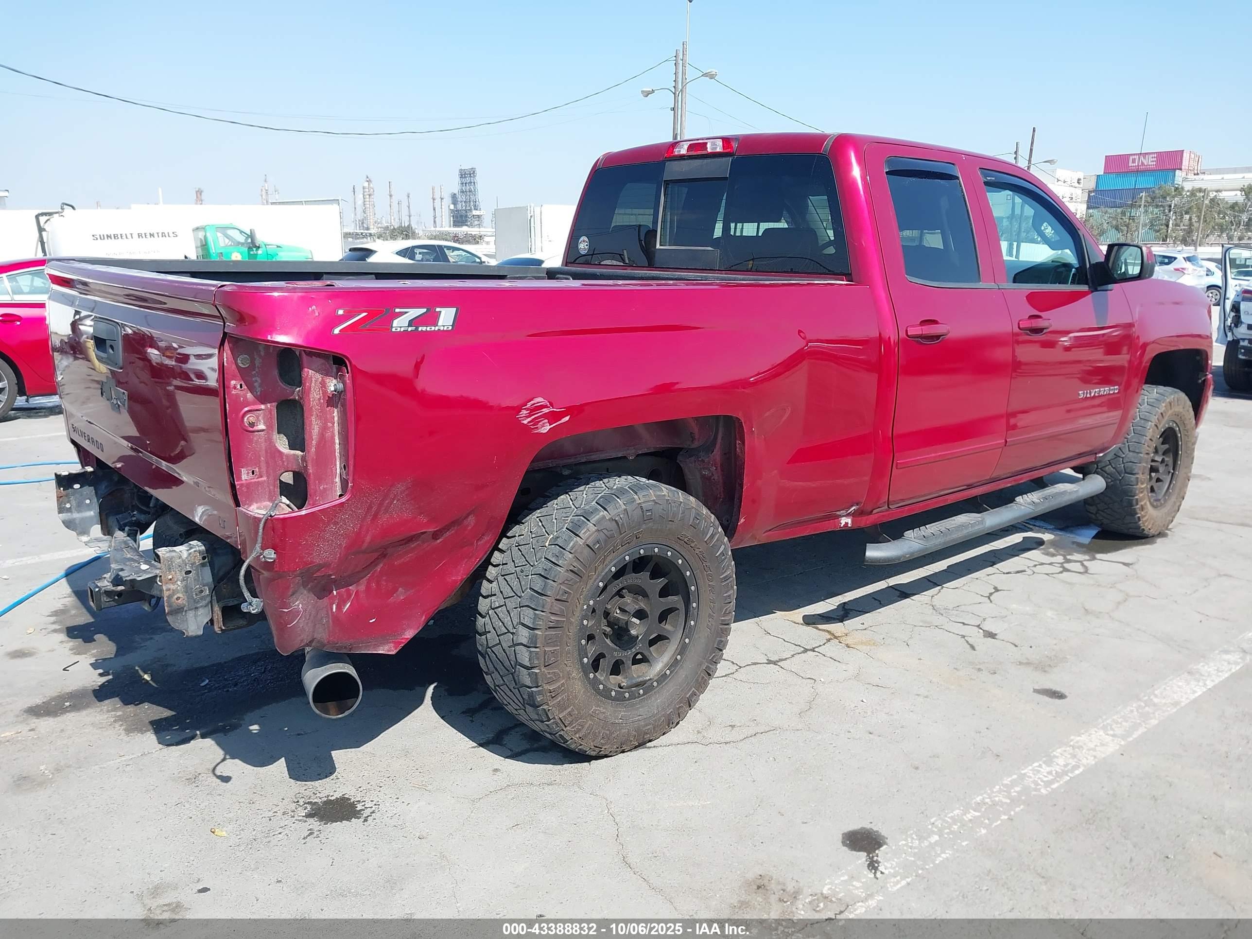 CHEVROLET SILVERADO image 4