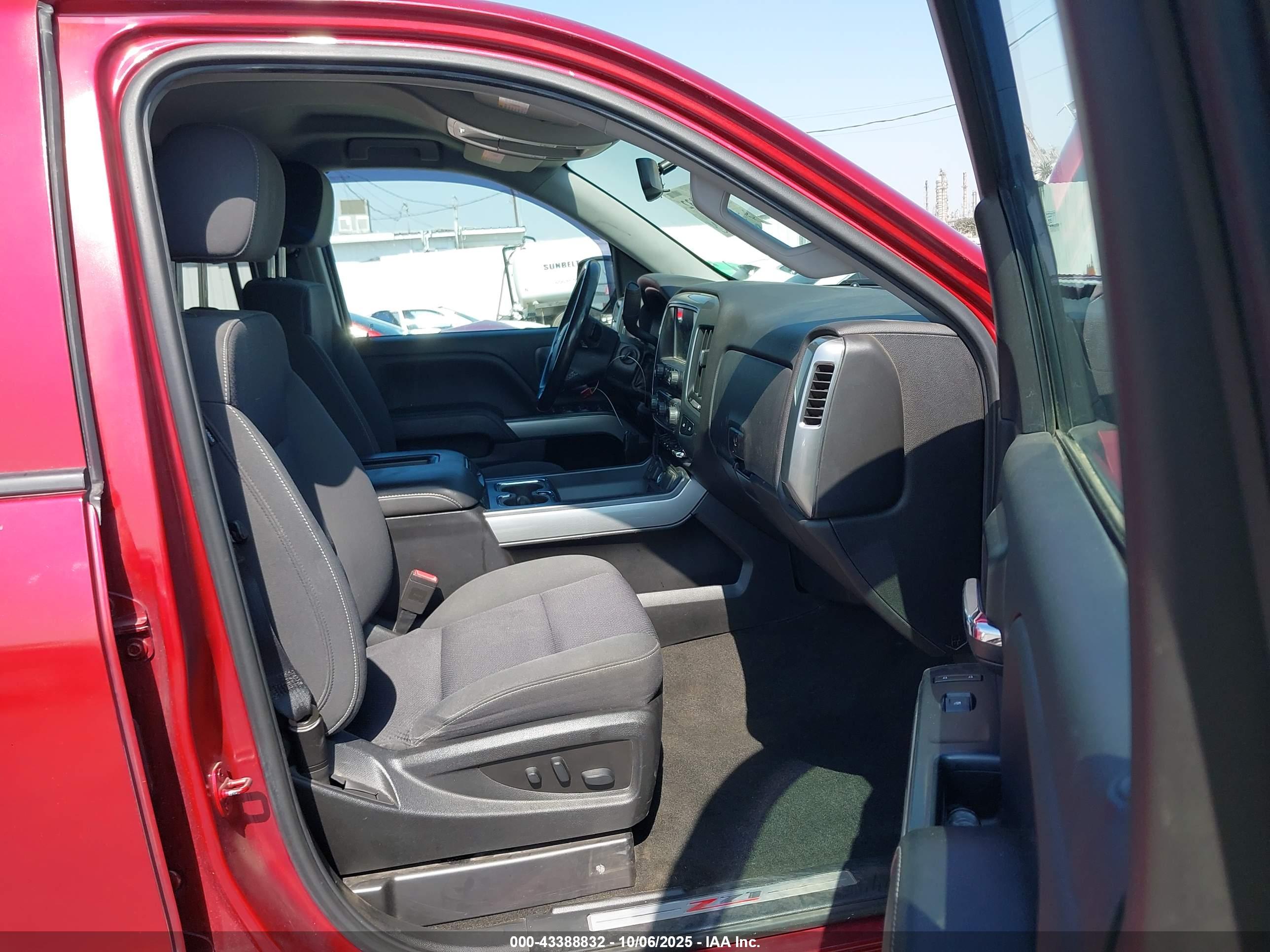 CHEVROLET SILVERADO image 5