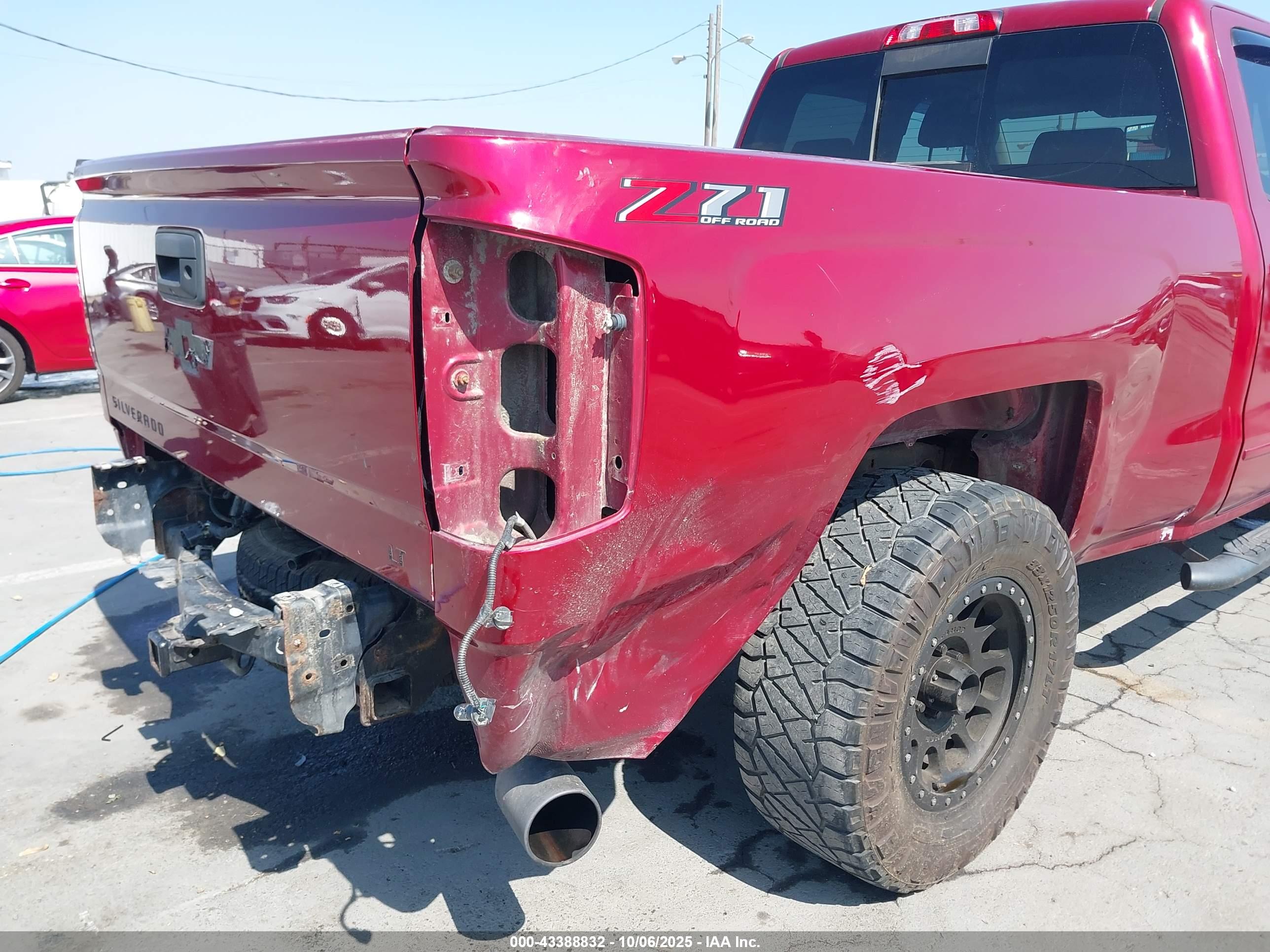 CHEVROLET SILVERADO image 6