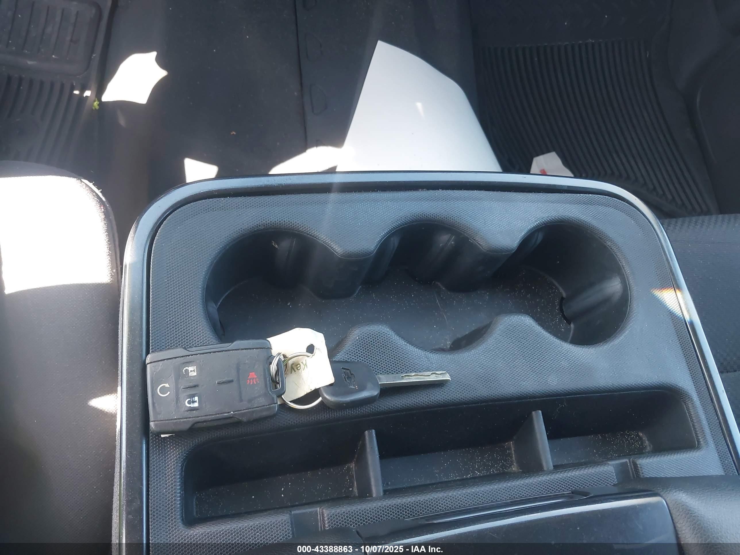 CHEVROLET SILVERADO image 11
