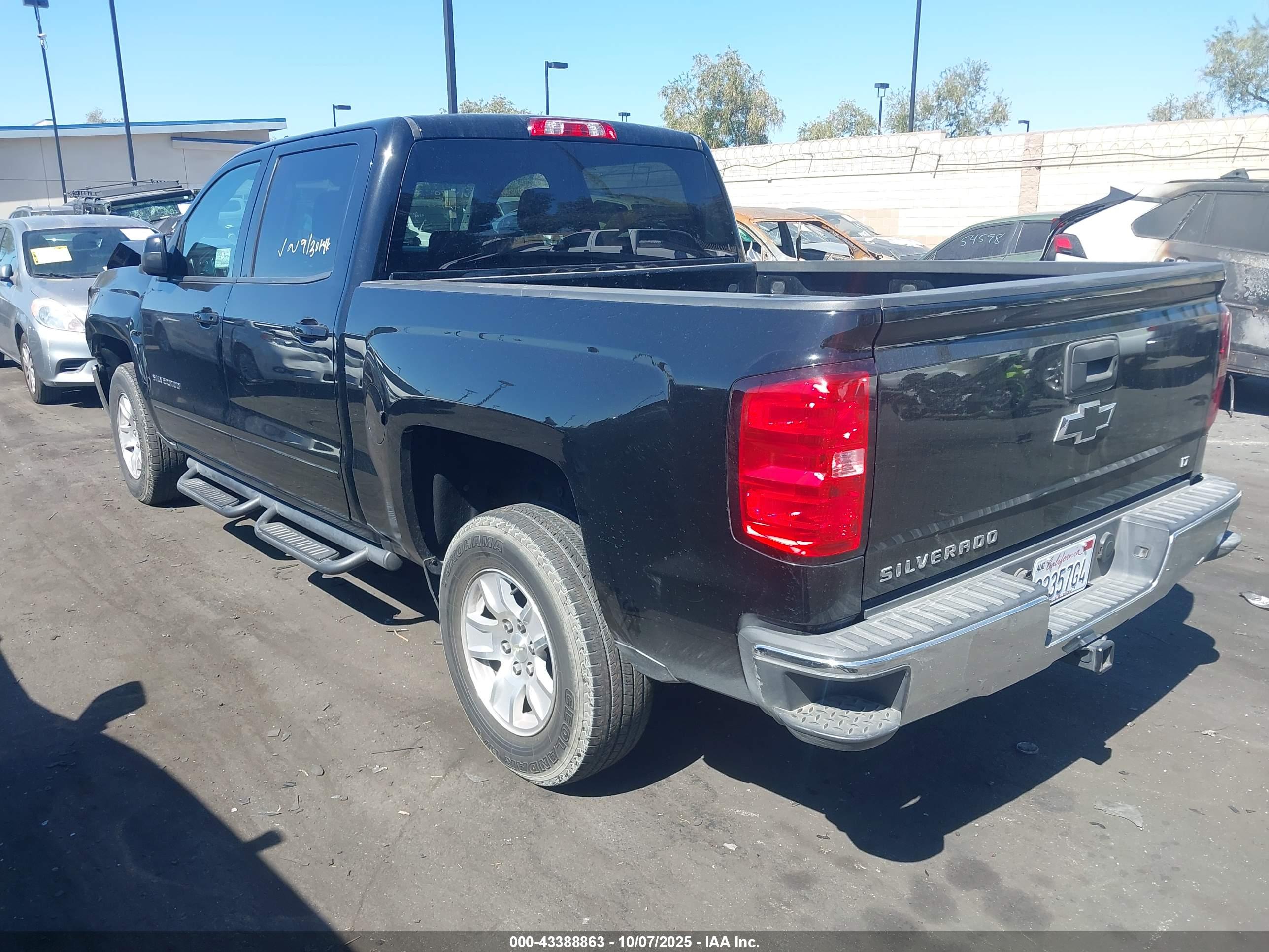 CHEVROLET SILVERADO image 3