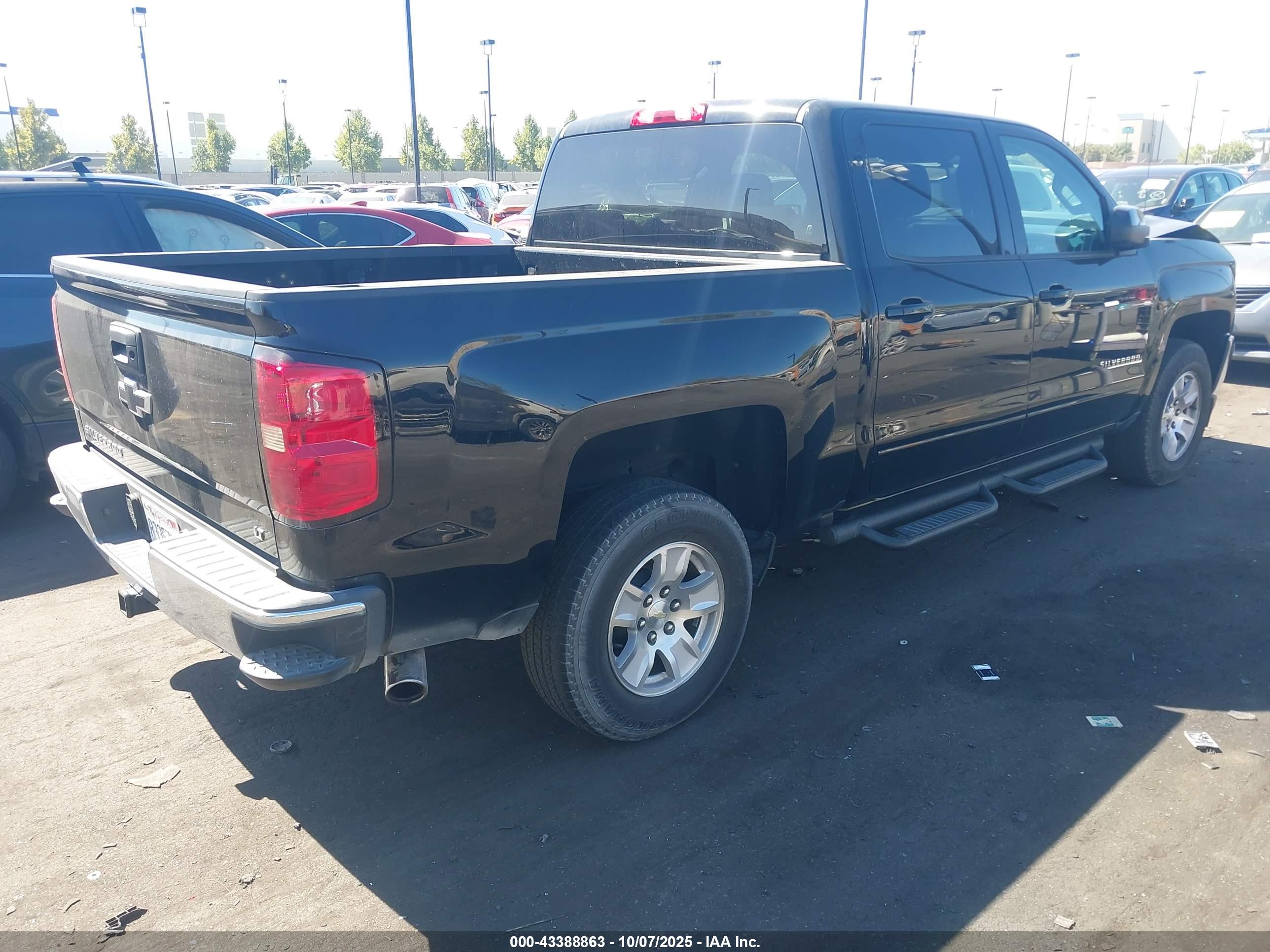 CHEVROLET SILVERADO image 4