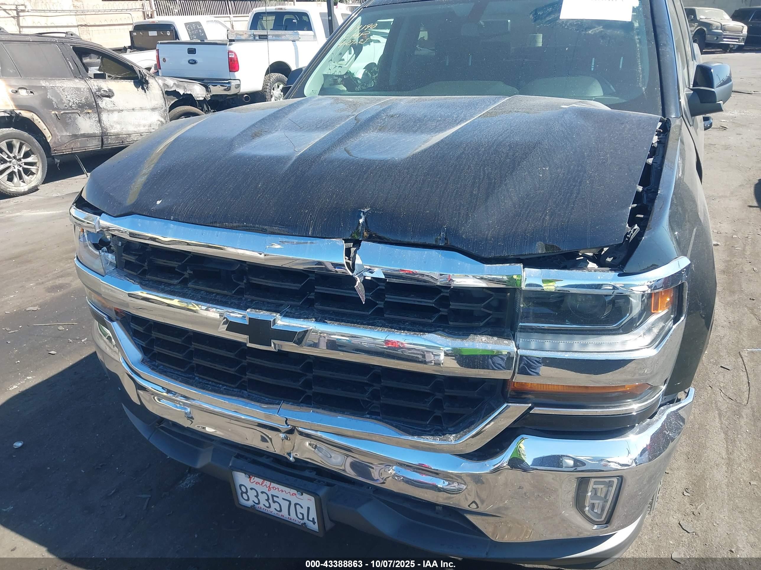 CHEVROLET SILVERADO image 6