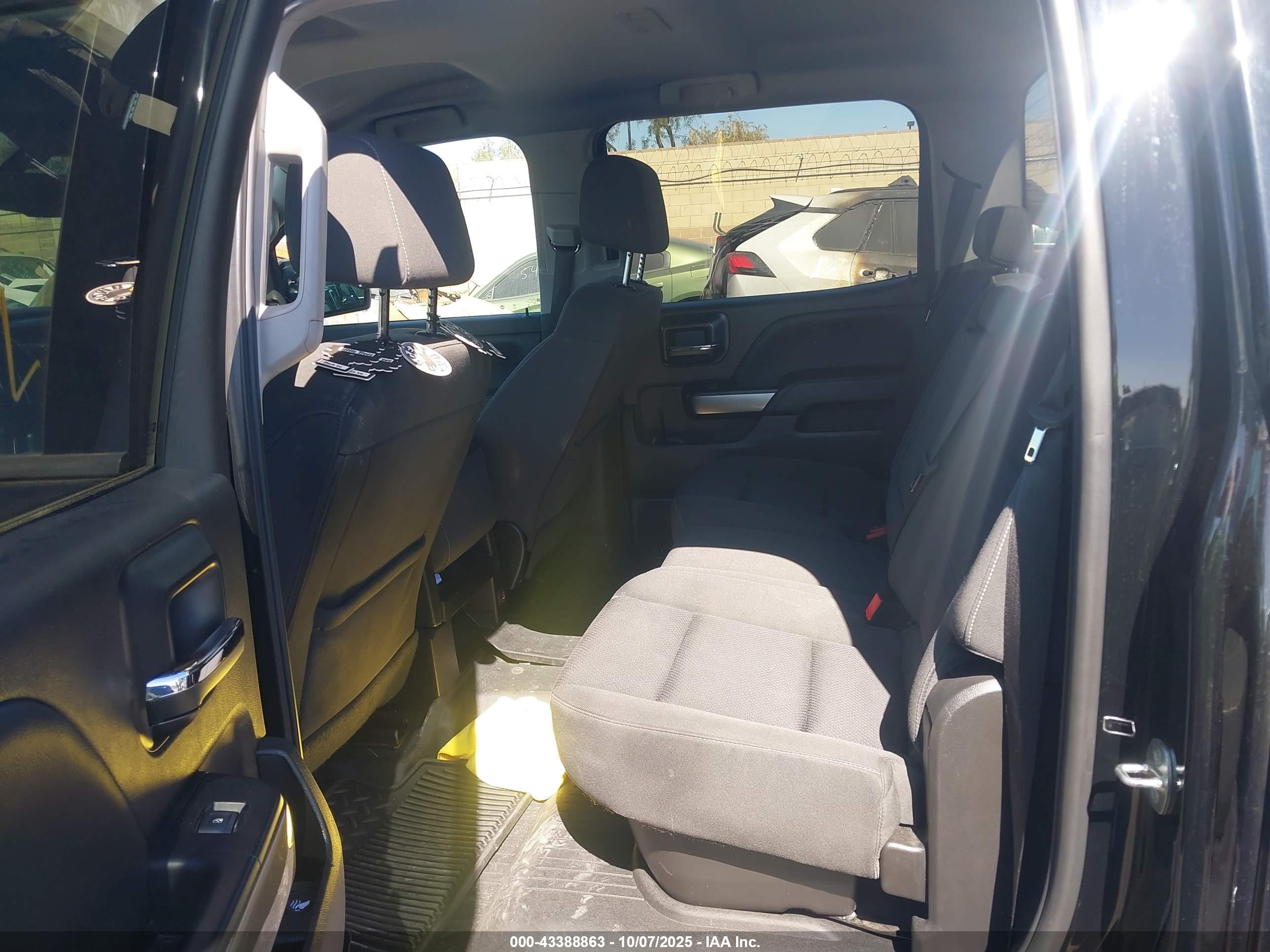 CHEVROLET SILVERADO image 8