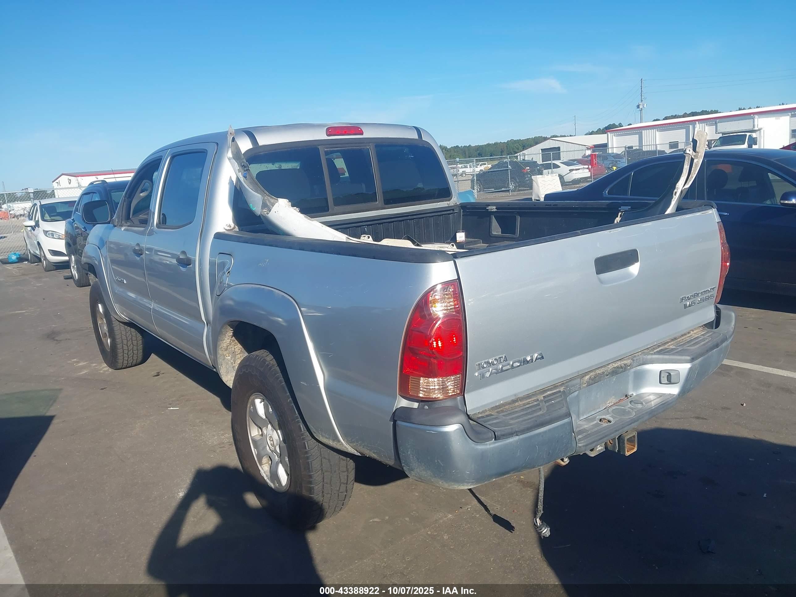 TOYOTA TACOMA image 3
