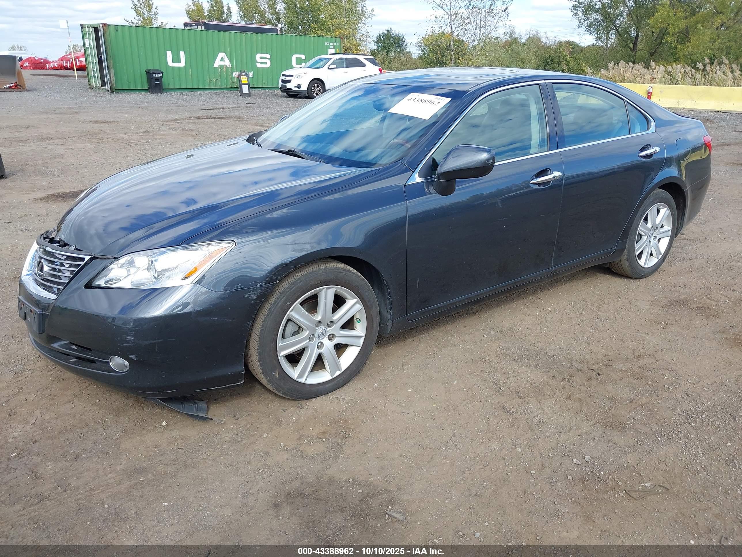 LEXUS ES image 2