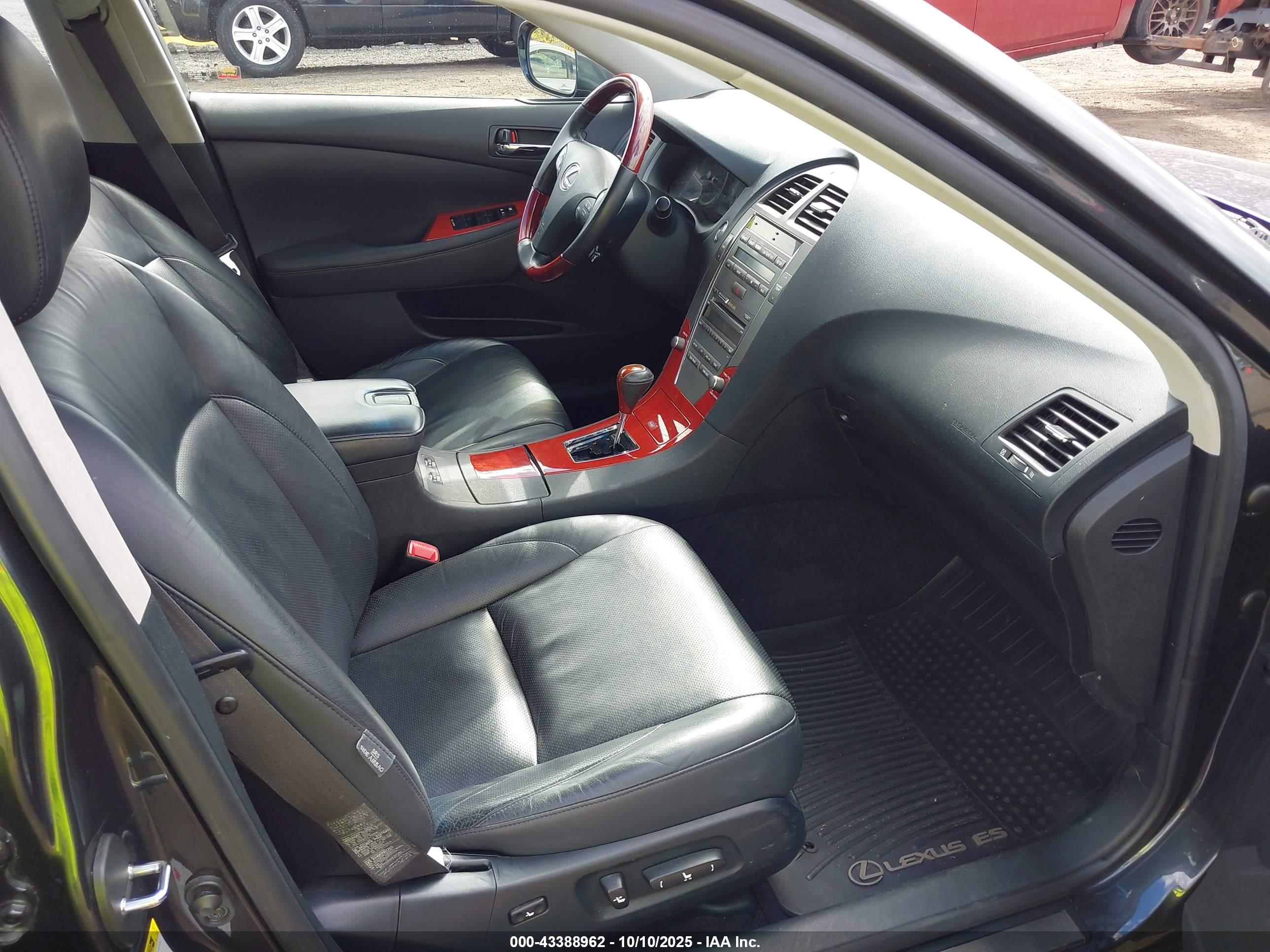 LEXUS ES image 5