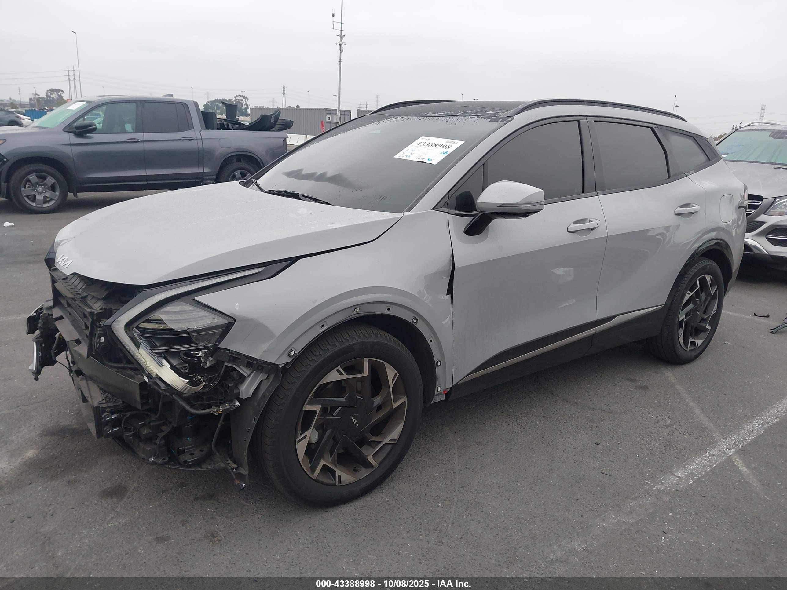 KIA SPORTAGE image 2