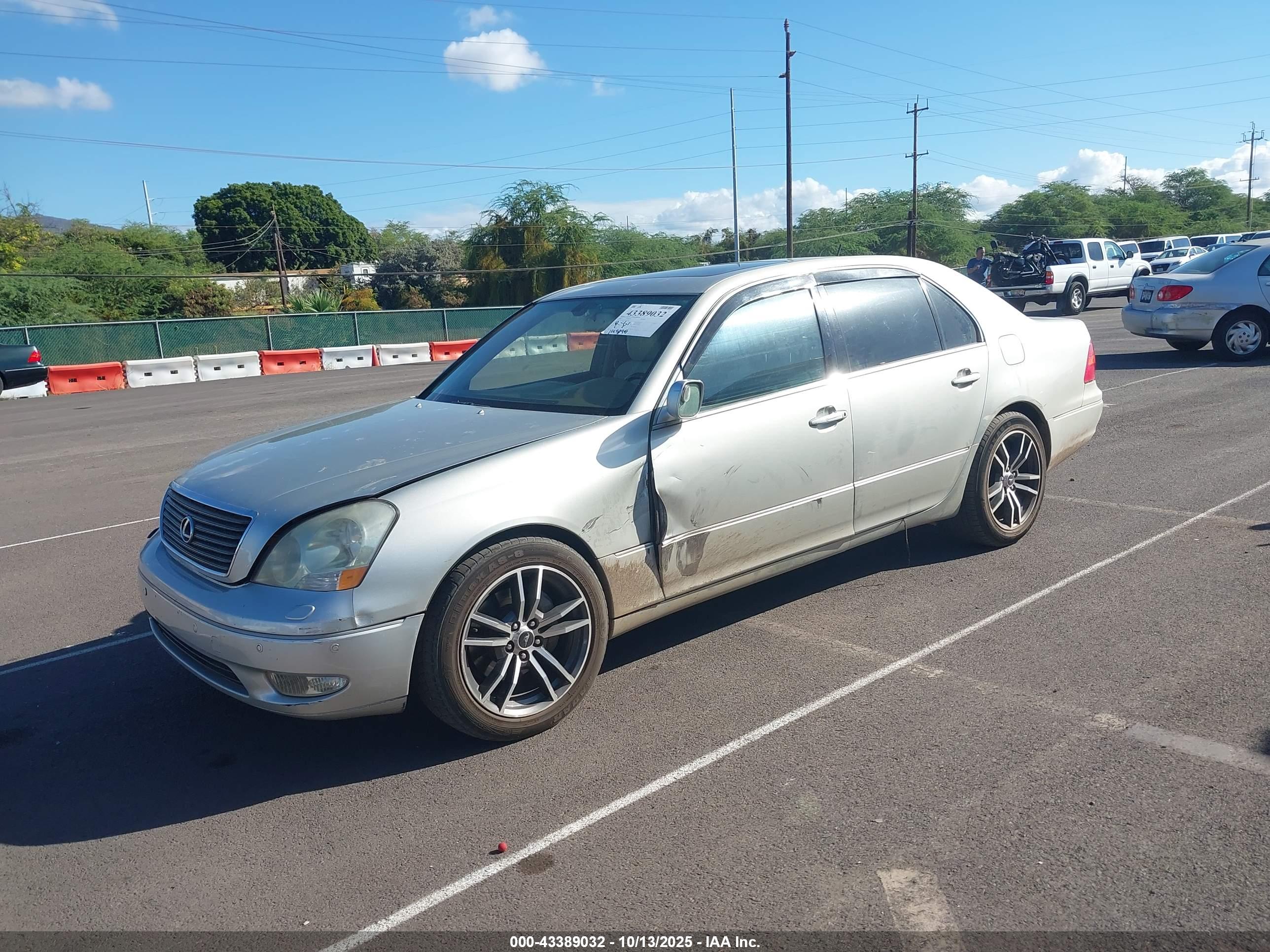 LEXUS LS image 2