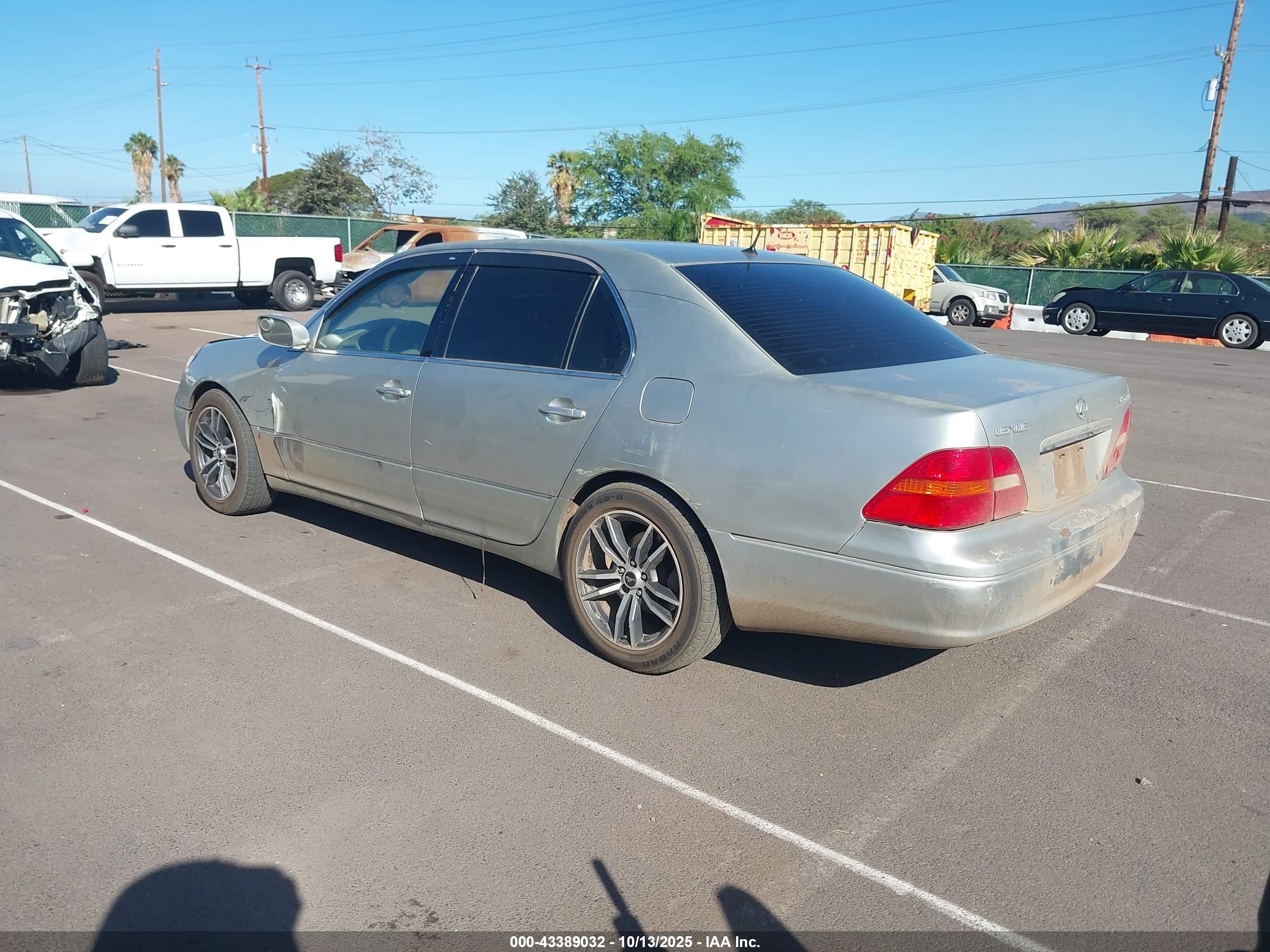 LEXUS LS image 3