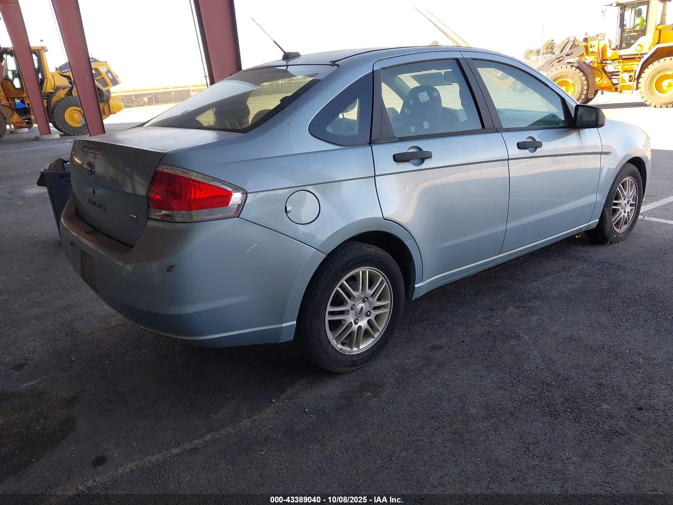 FORD FOCUS image 4