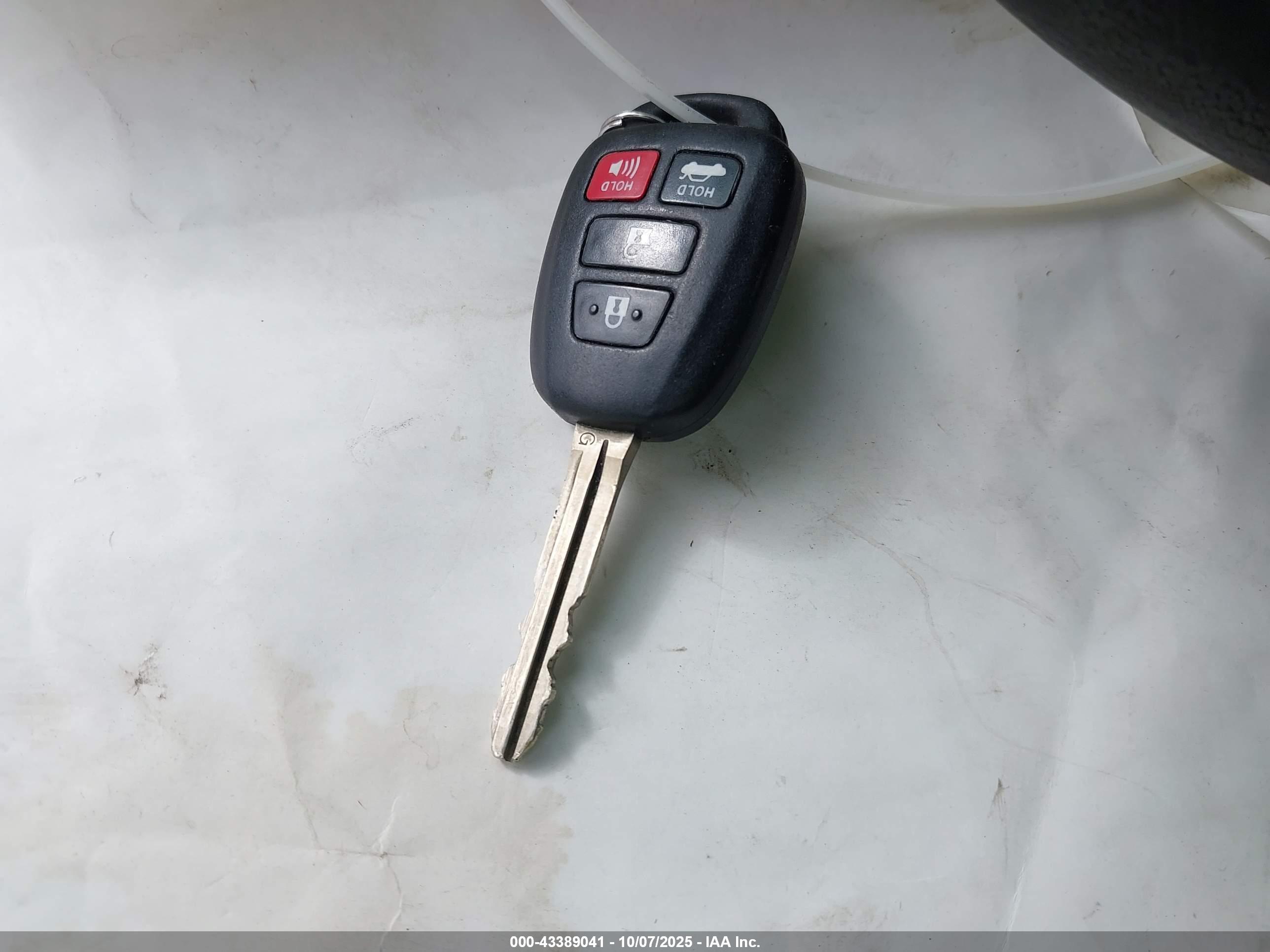 TOYOTA CAMRY image 11