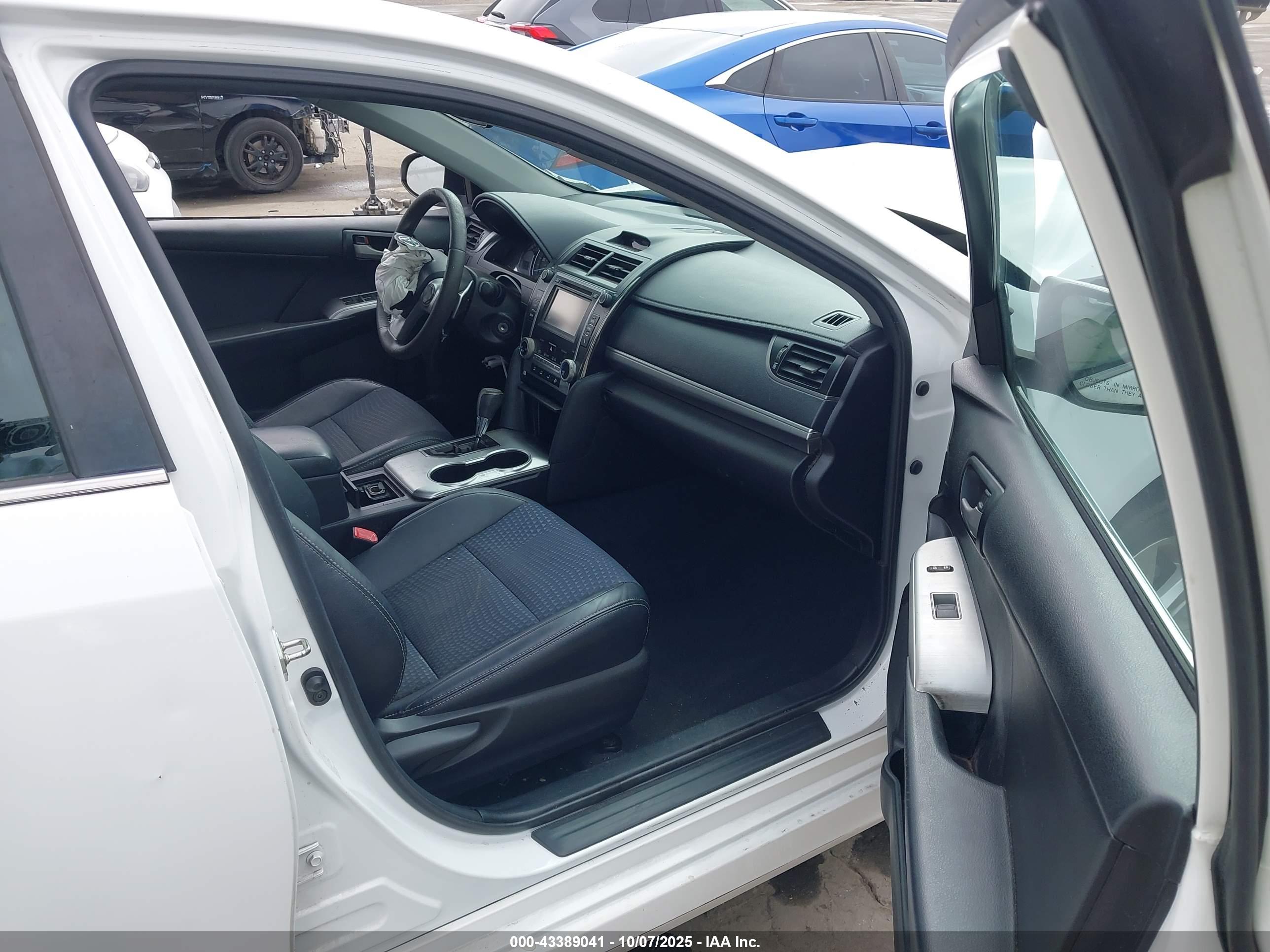 TOYOTA CAMRY image 5