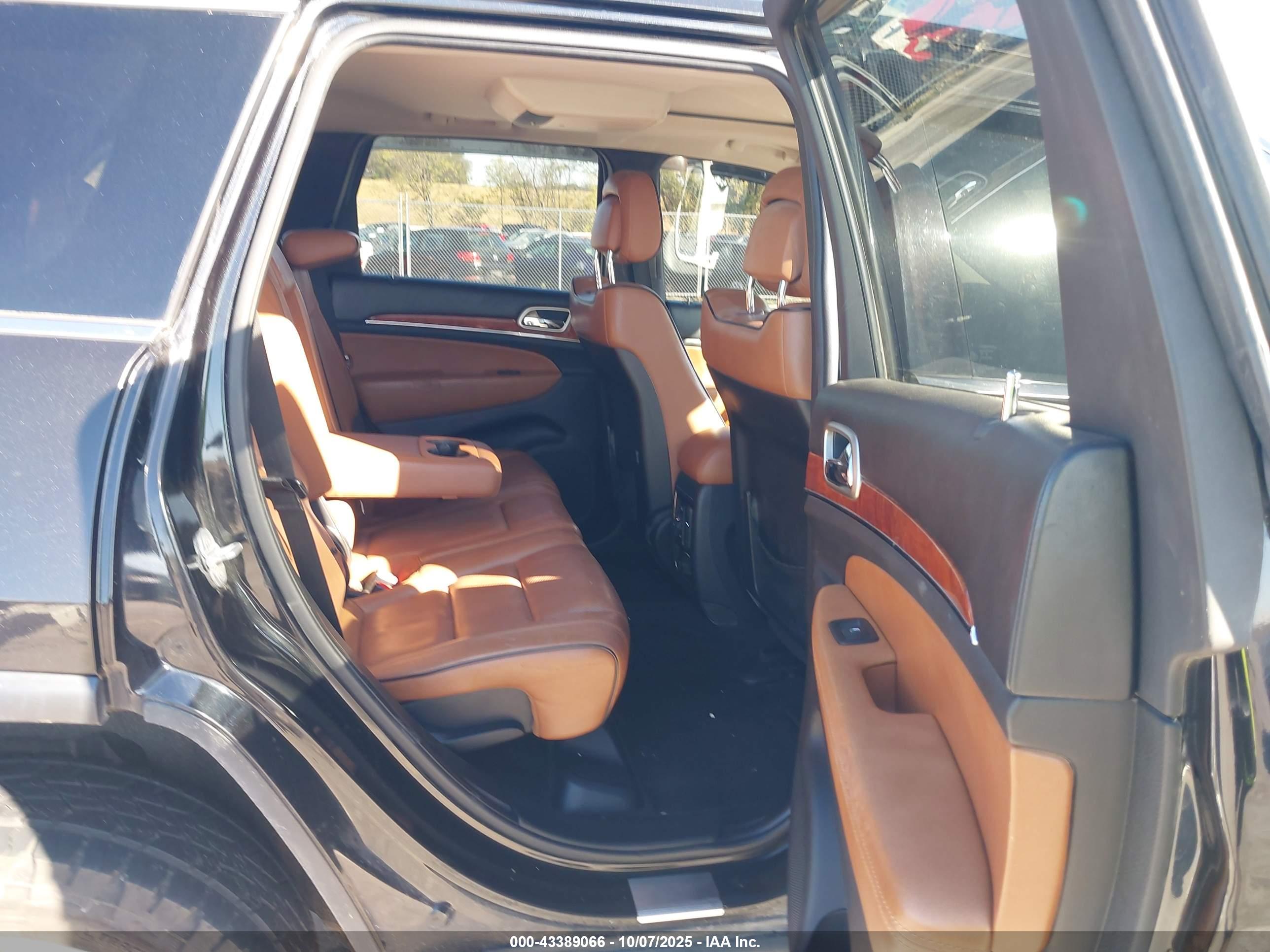 JEEP GRAND image 8