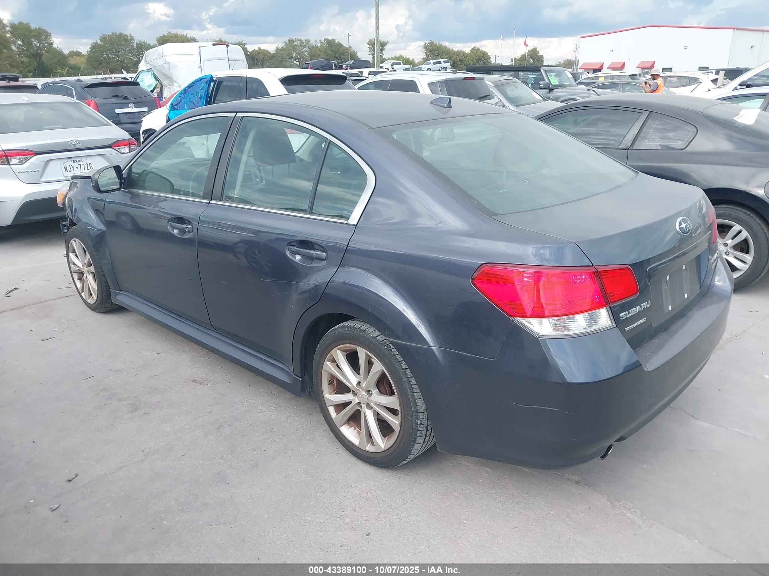 SUBARU LEGACY image 3
