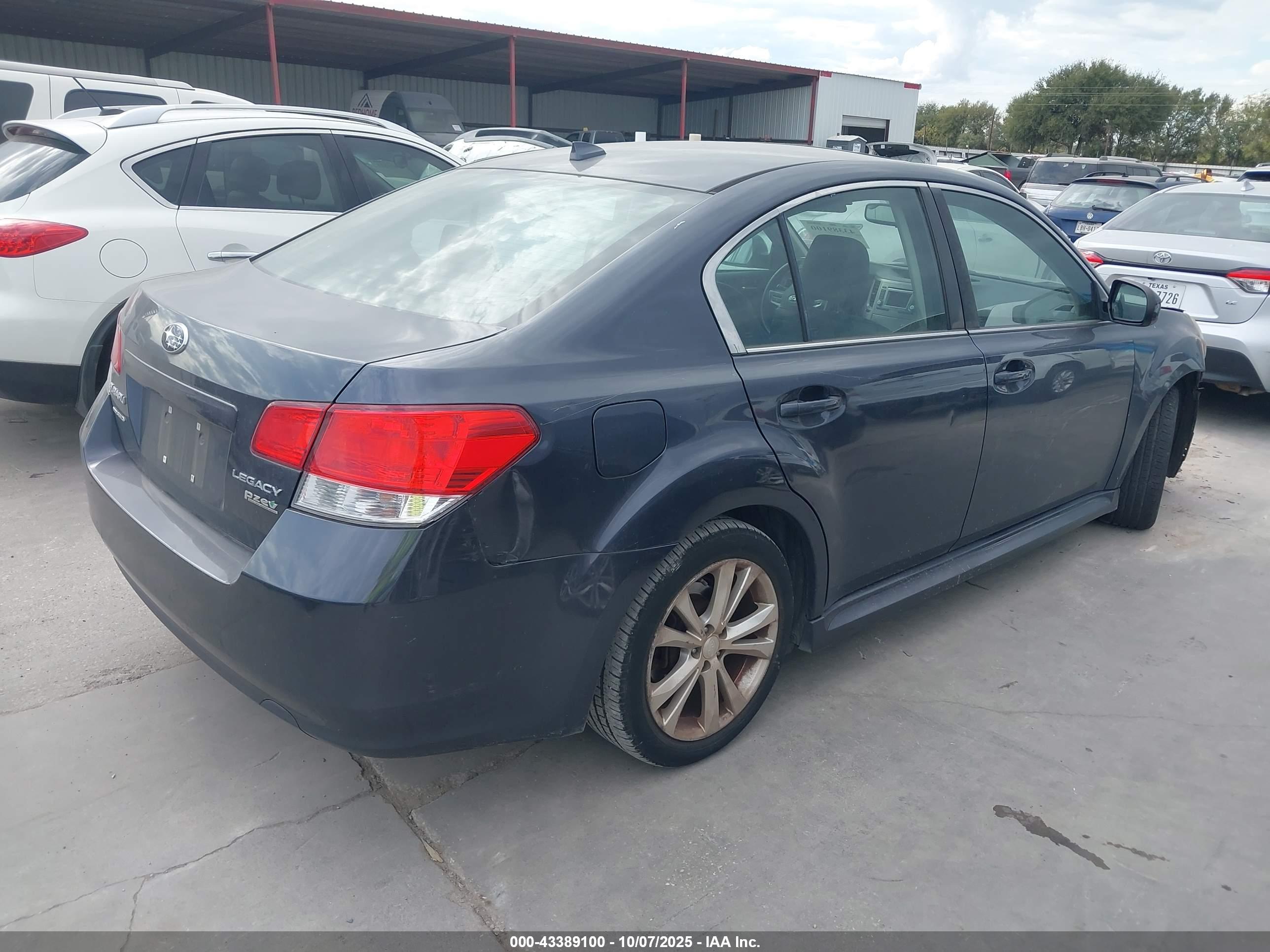 SUBARU LEGACY image 4