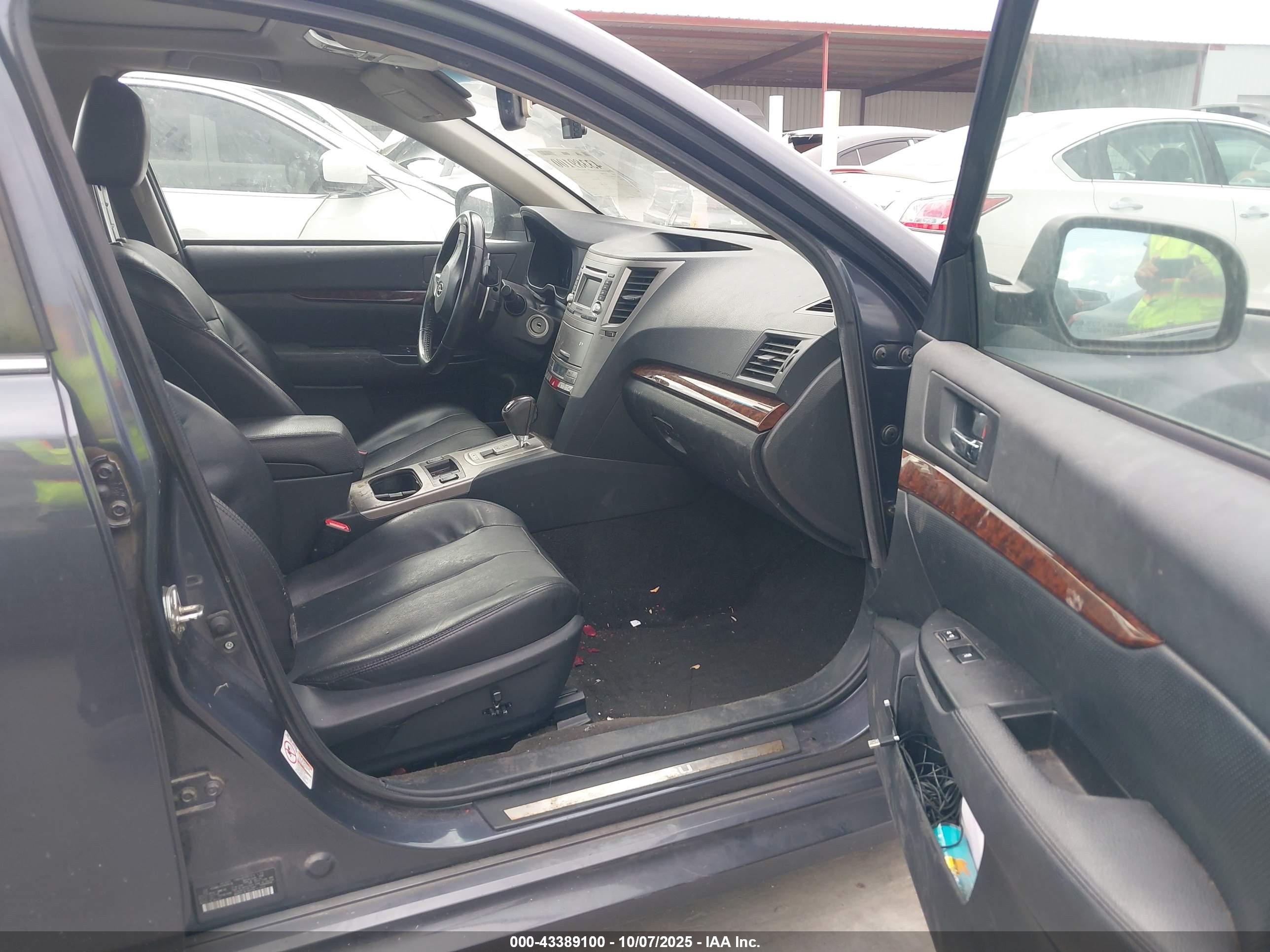 SUBARU LEGACY image 5