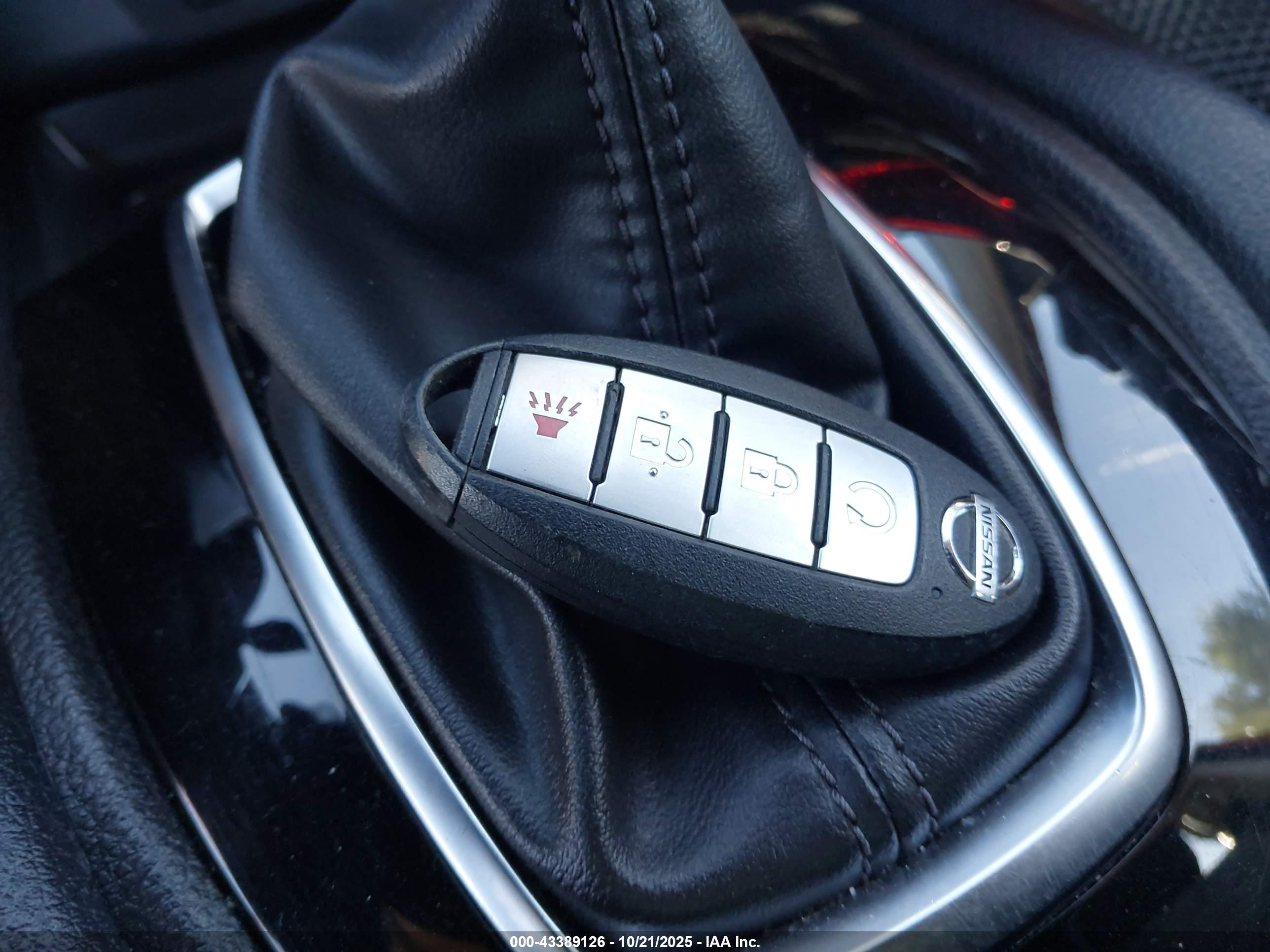 NISSAN ROGUE image 11