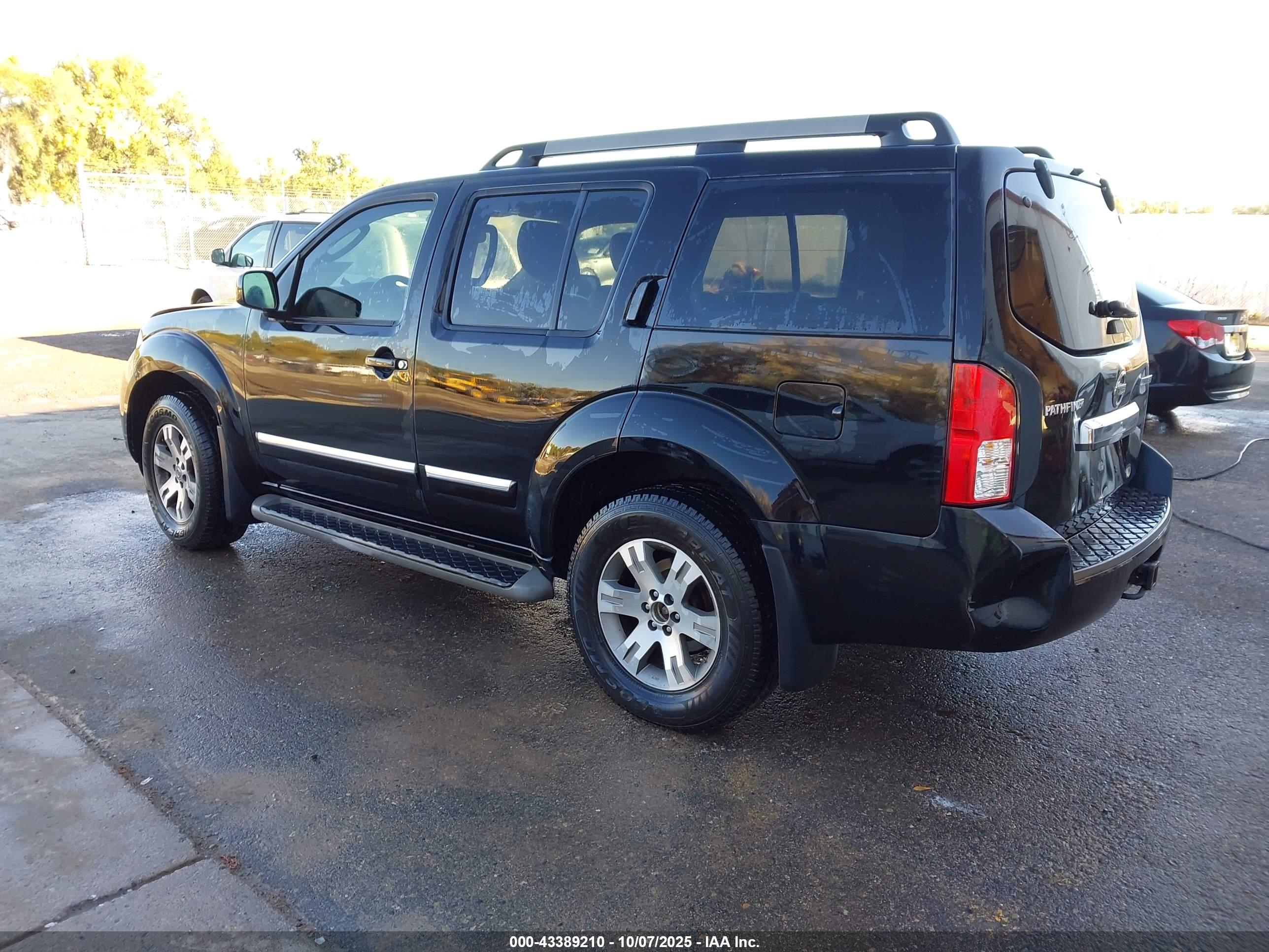 NISSAN PATHFINDER image 3