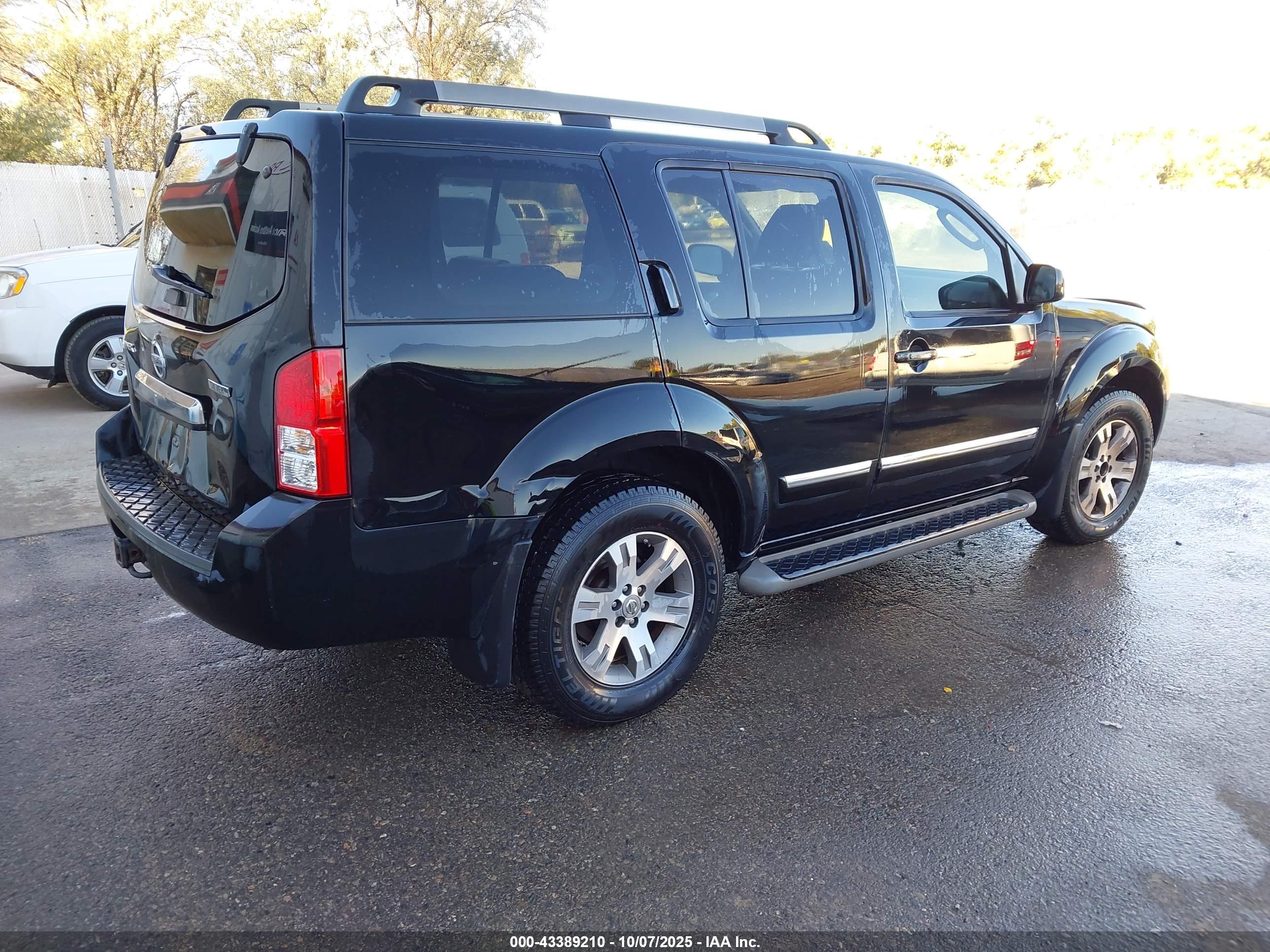 NISSAN PATHFINDER image 4