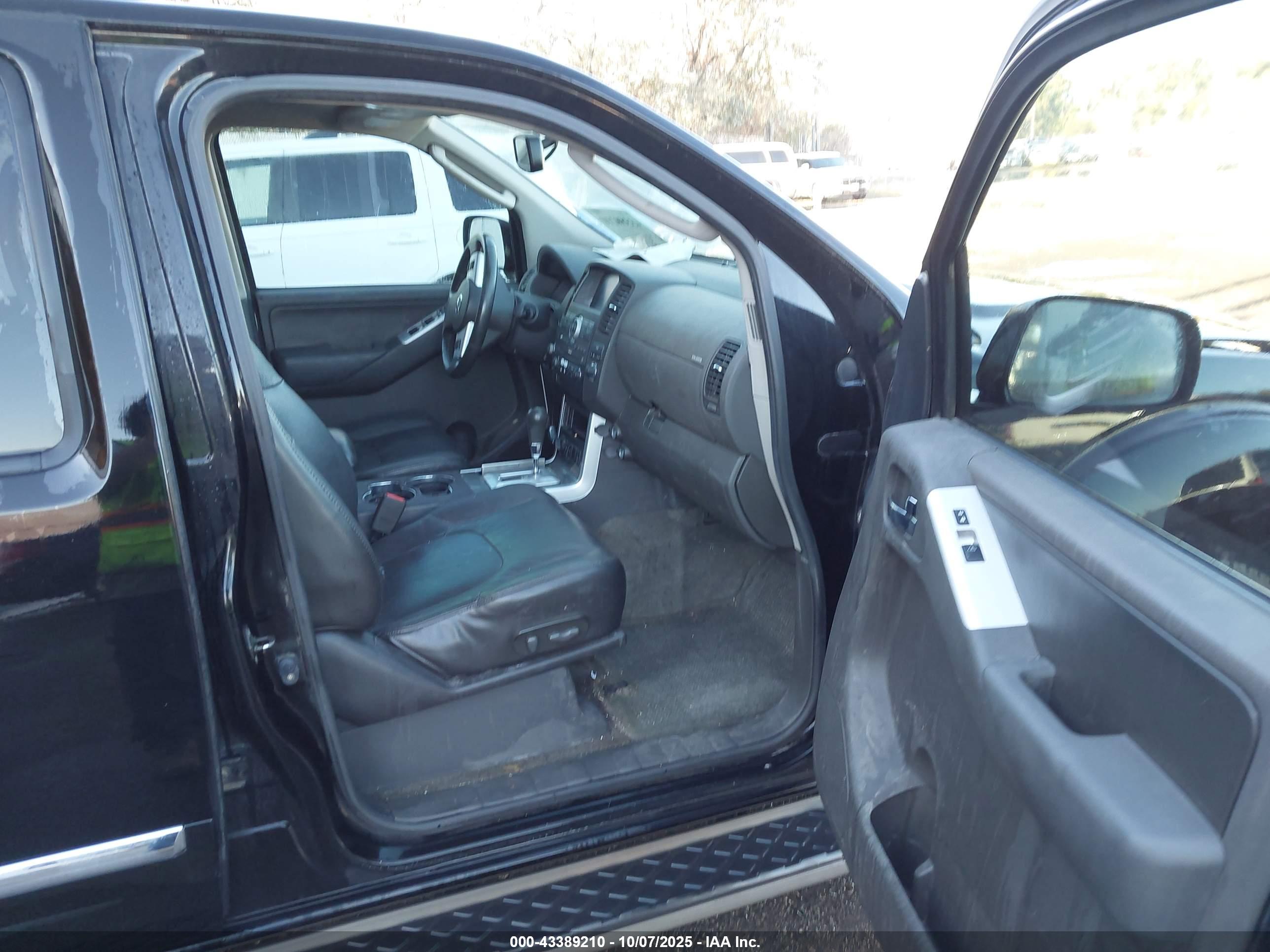 NISSAN PATHFINDER image 5