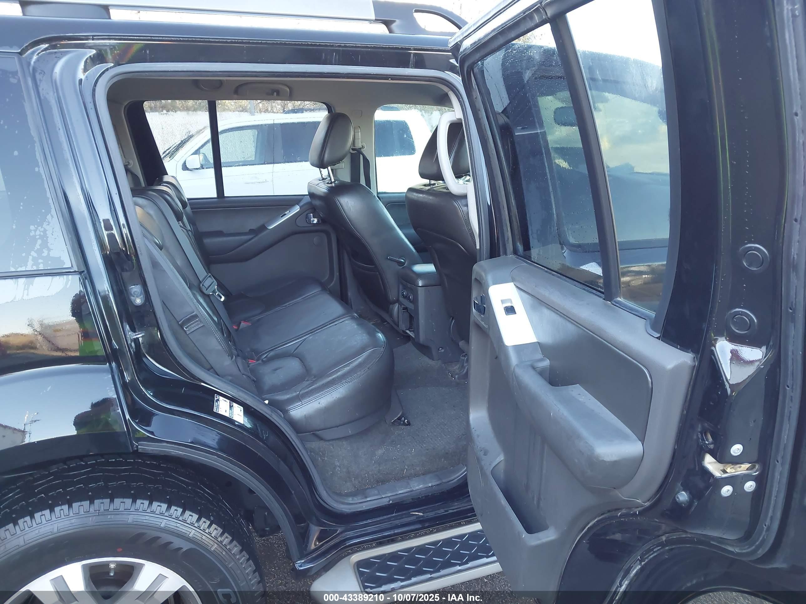 NISSAN PATHFINDER image 8