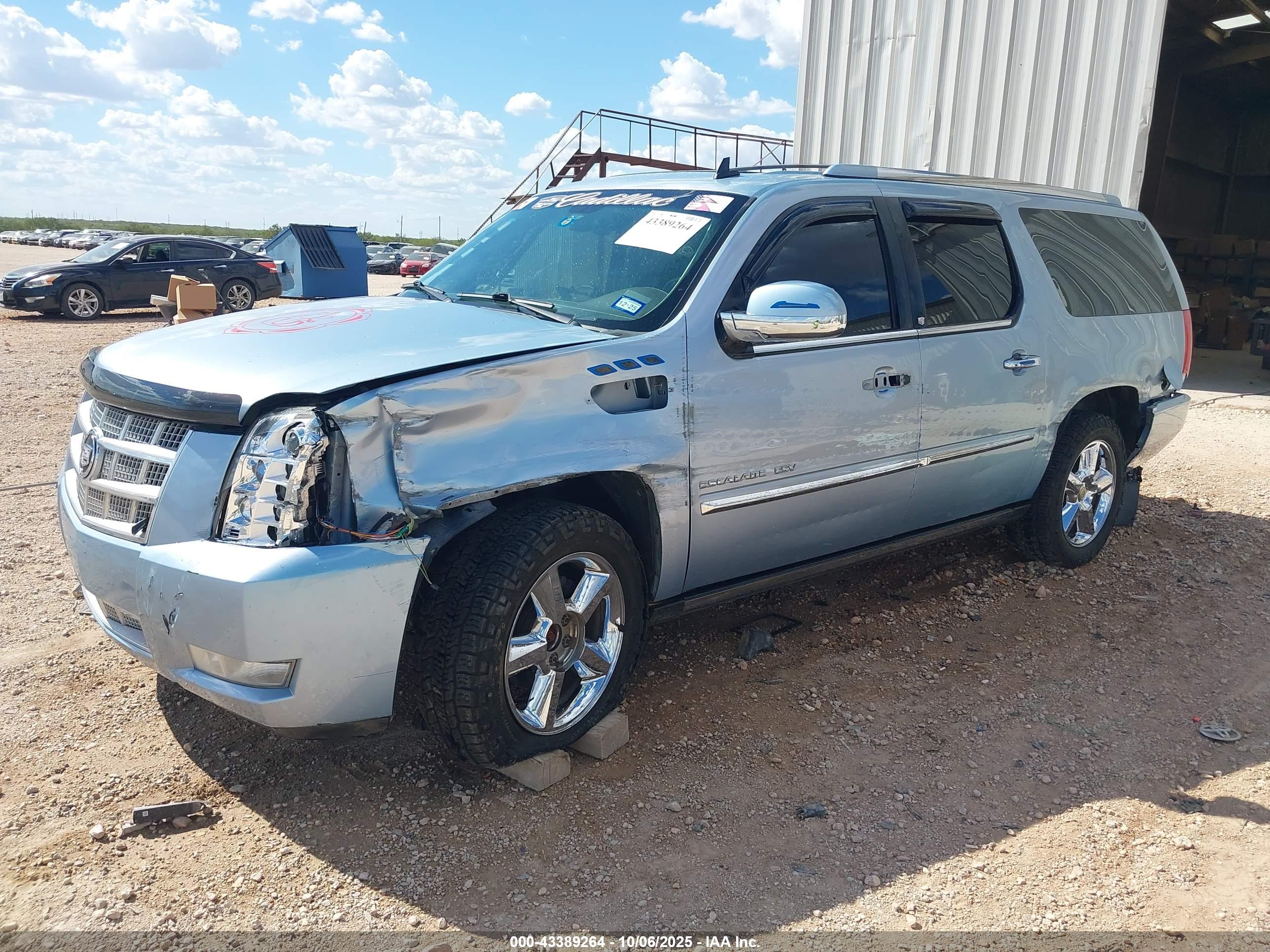 CADILLAC ESCALADE image 2